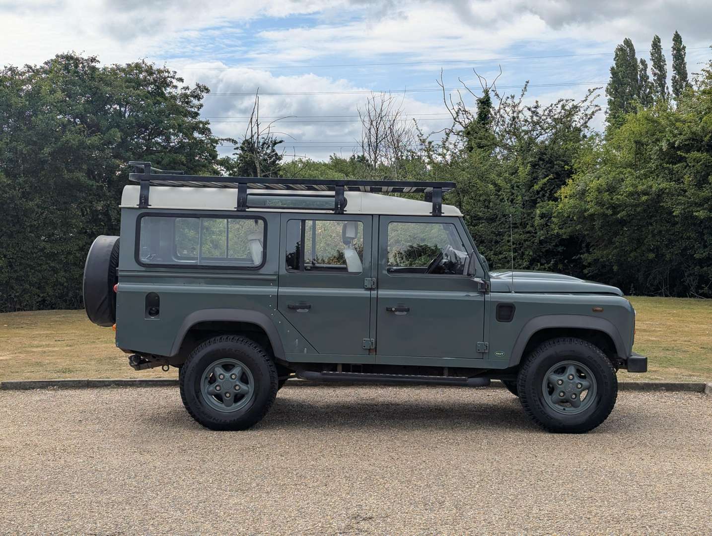 <p>2009 LAND ROVER DEFENDER 110</p>