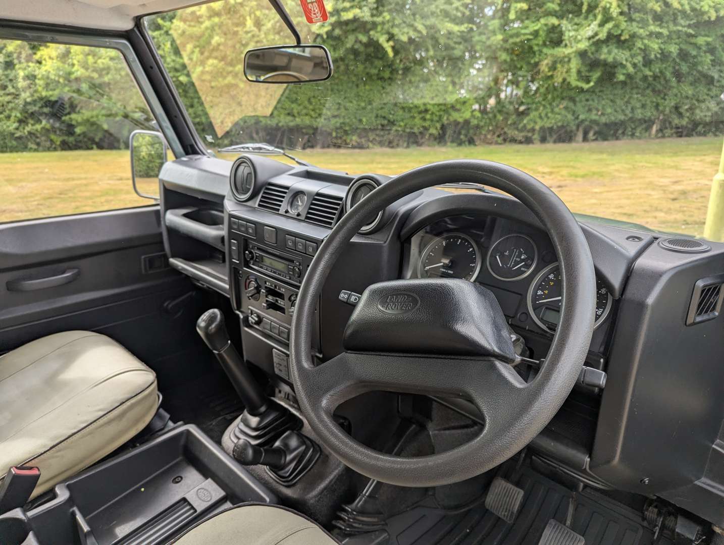 <p>2009 LAND ROVER DEFENDER 110</p>