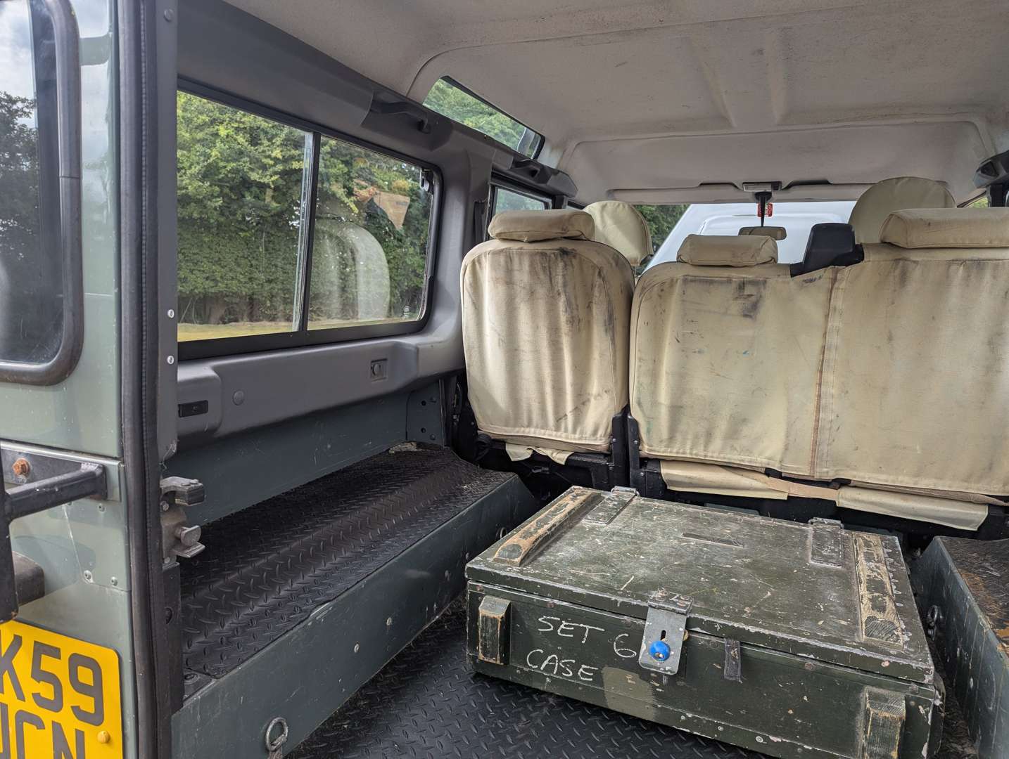 <p>2009 LAND ROVER DEFENDER 110</p>