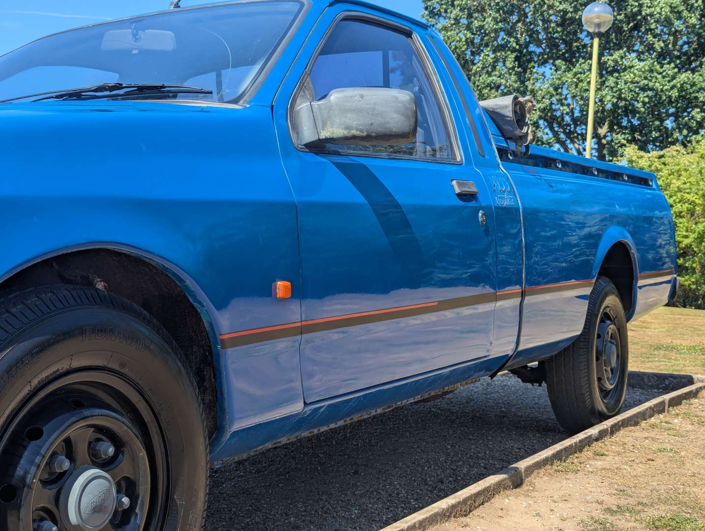 <p>1990 FORD P100</p>