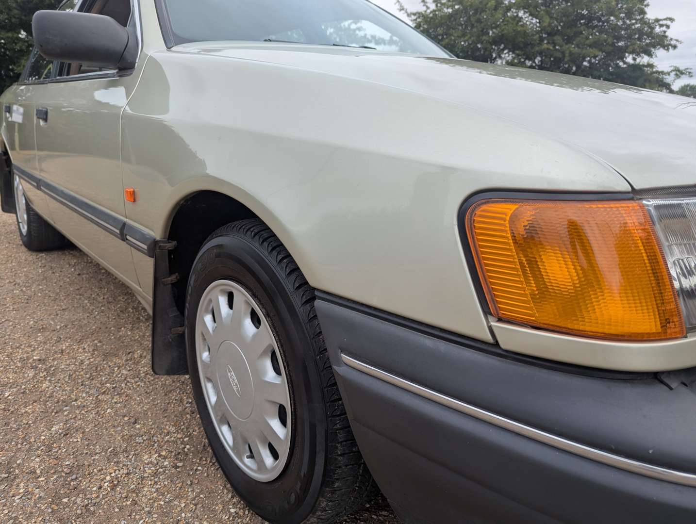 <p>1989 FORD GRANADA GLI AUTO</p>