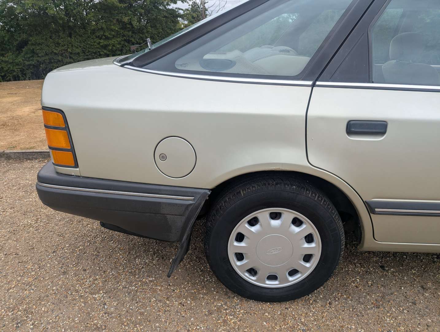 <p>1989 FORD GRANADA GLI AUTO</p>