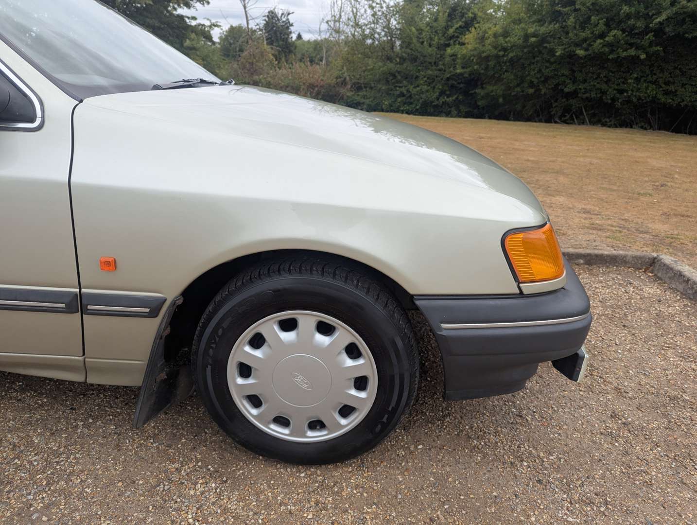 <p>1989 FORD GRANADA GLI AUTO</p>