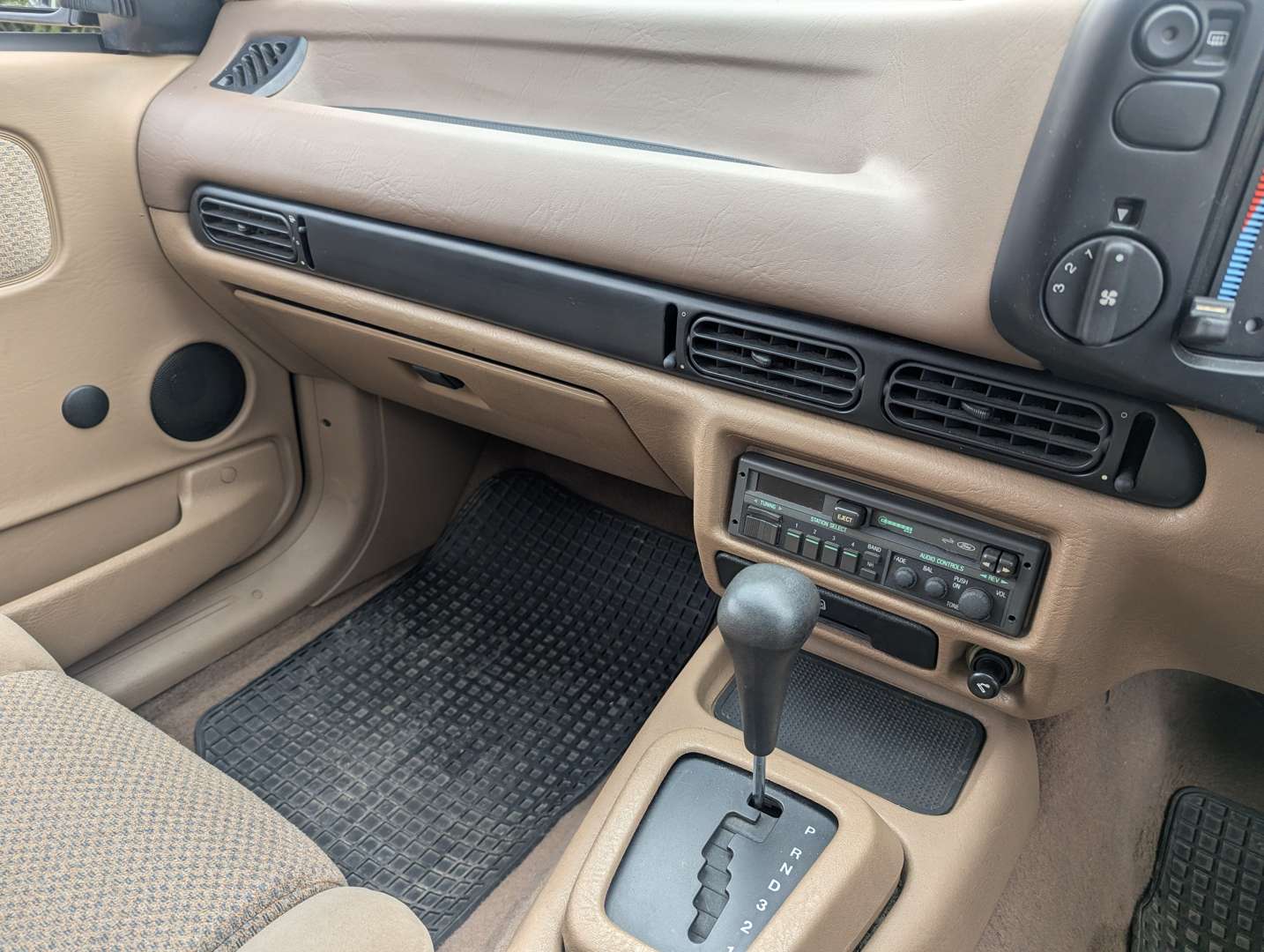 <p>1989 FORD GRANADA GLI AUTO</p>