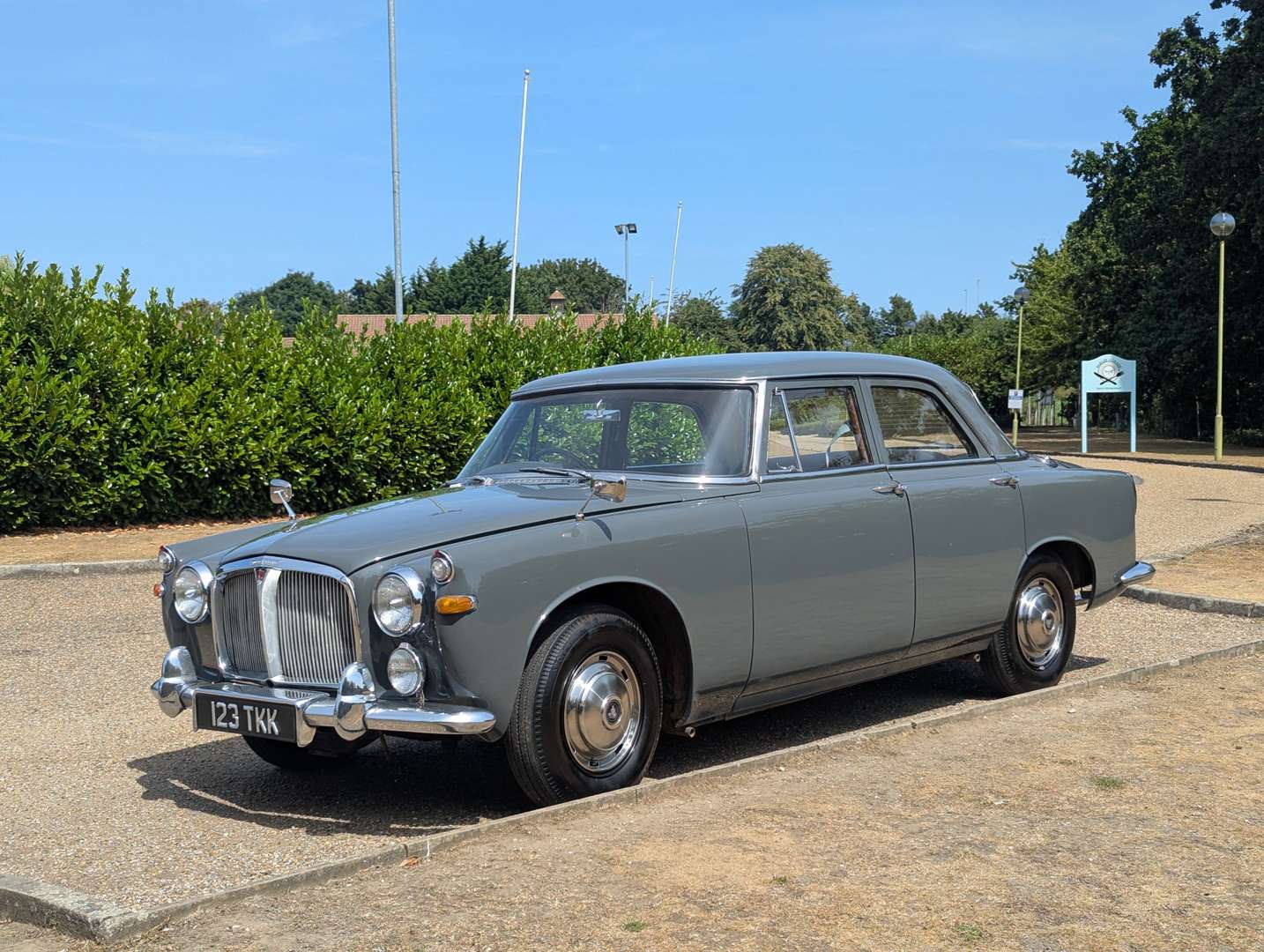 <p>1962 ROVER P5 SALOON</p>