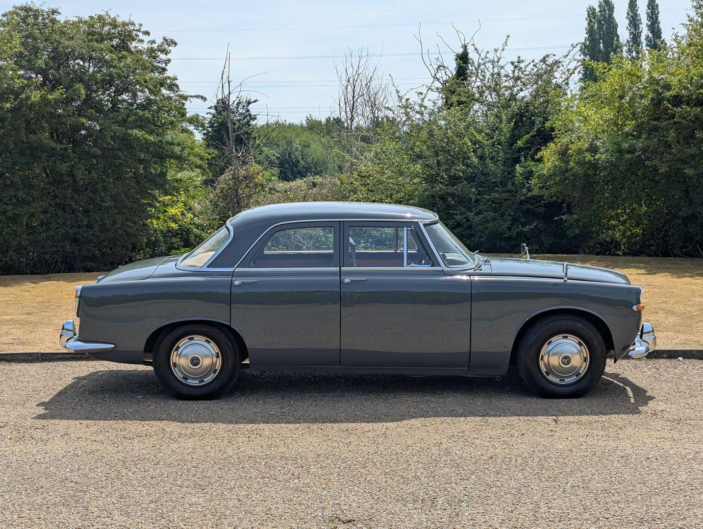 <p>1962 ROVER P5 SALOON</p>