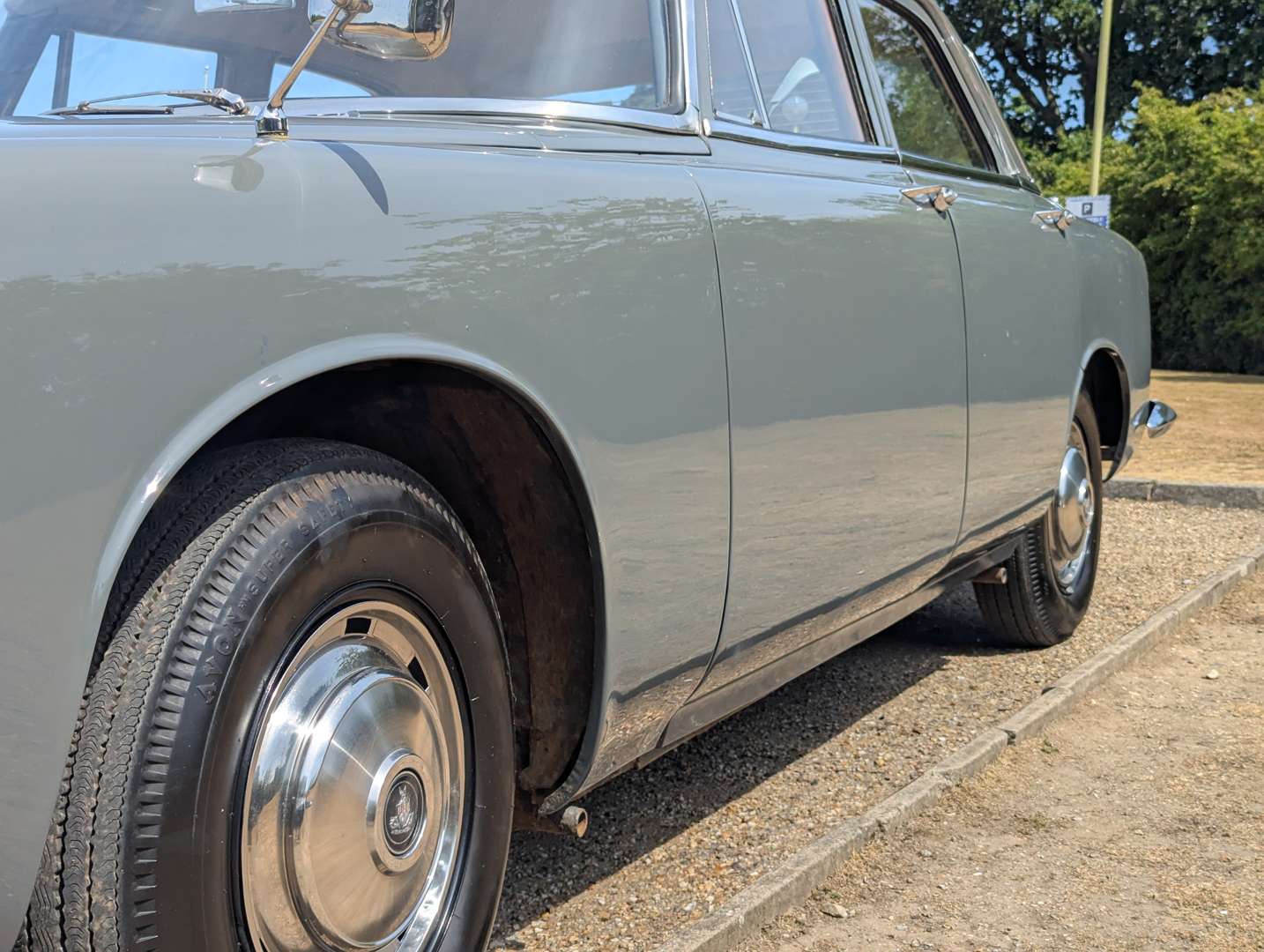 <p>1962 ROVER P5 SALOON</p>