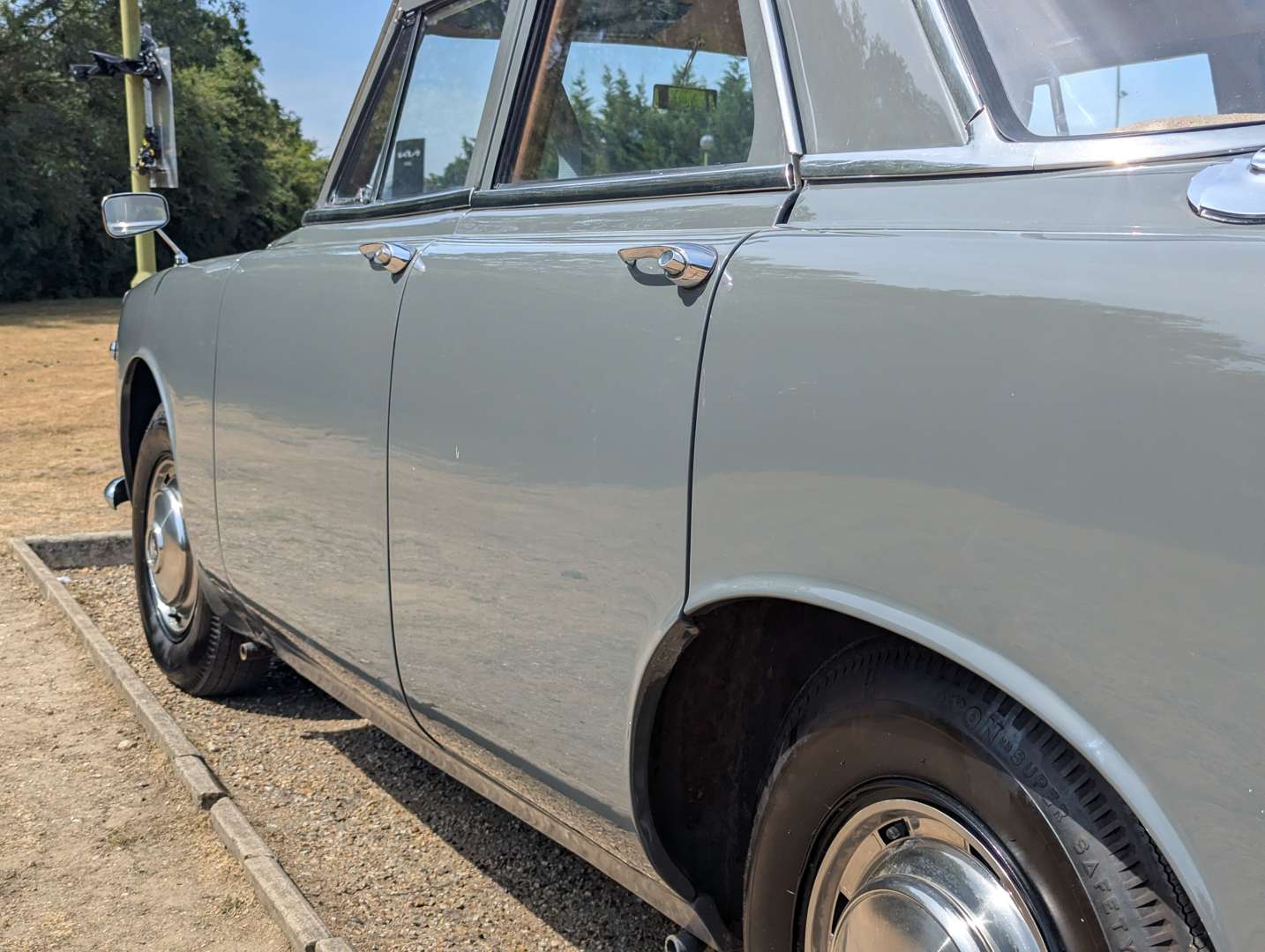 <p>1962 ROVER P5 SALOON</p>