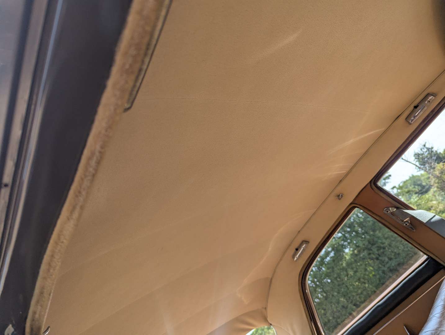 <p>1962 ROVER P5 SALOON</p>