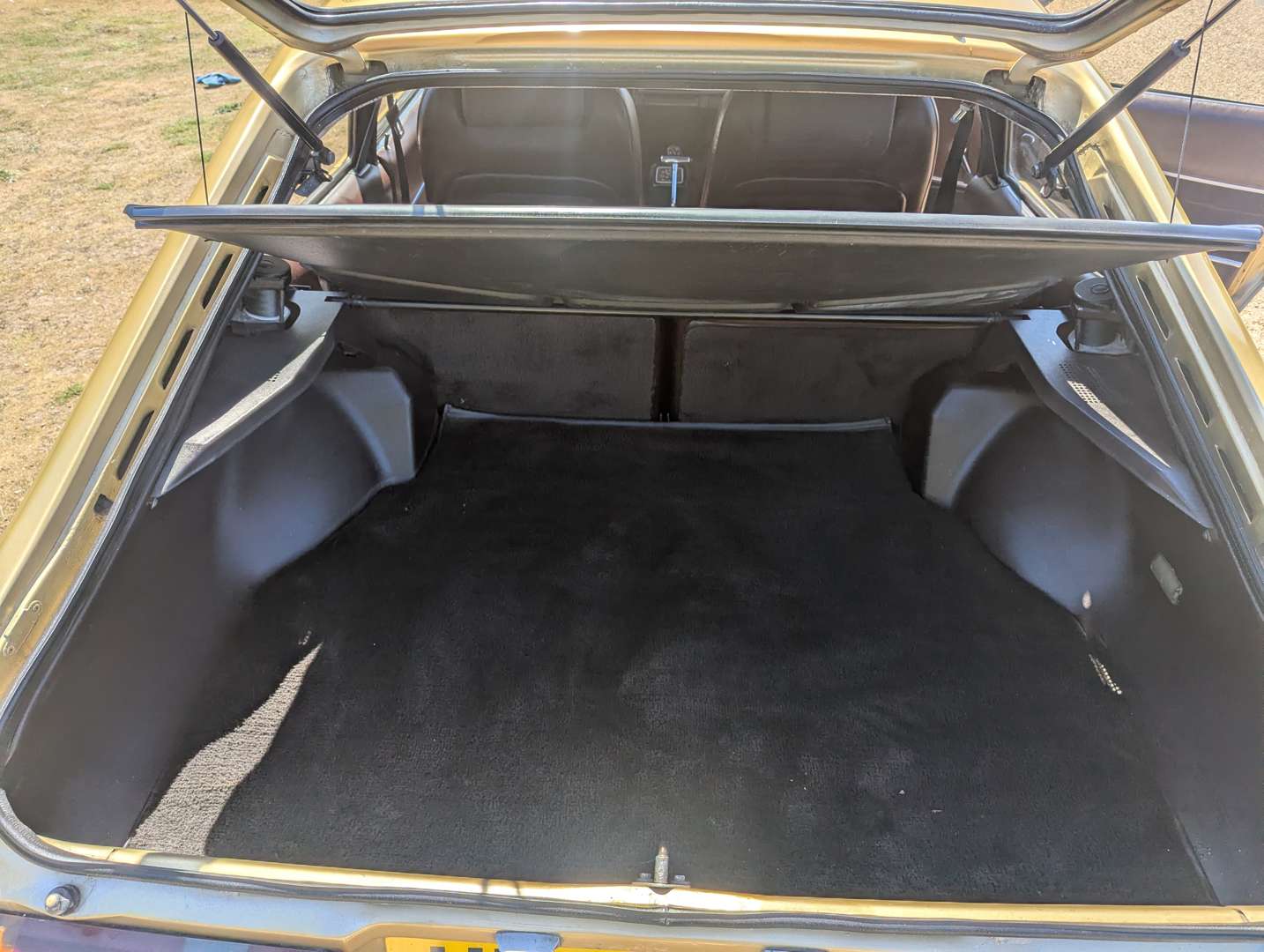 <p>1980 FORD CAPRI 3.0 GHIA AUTO</p>