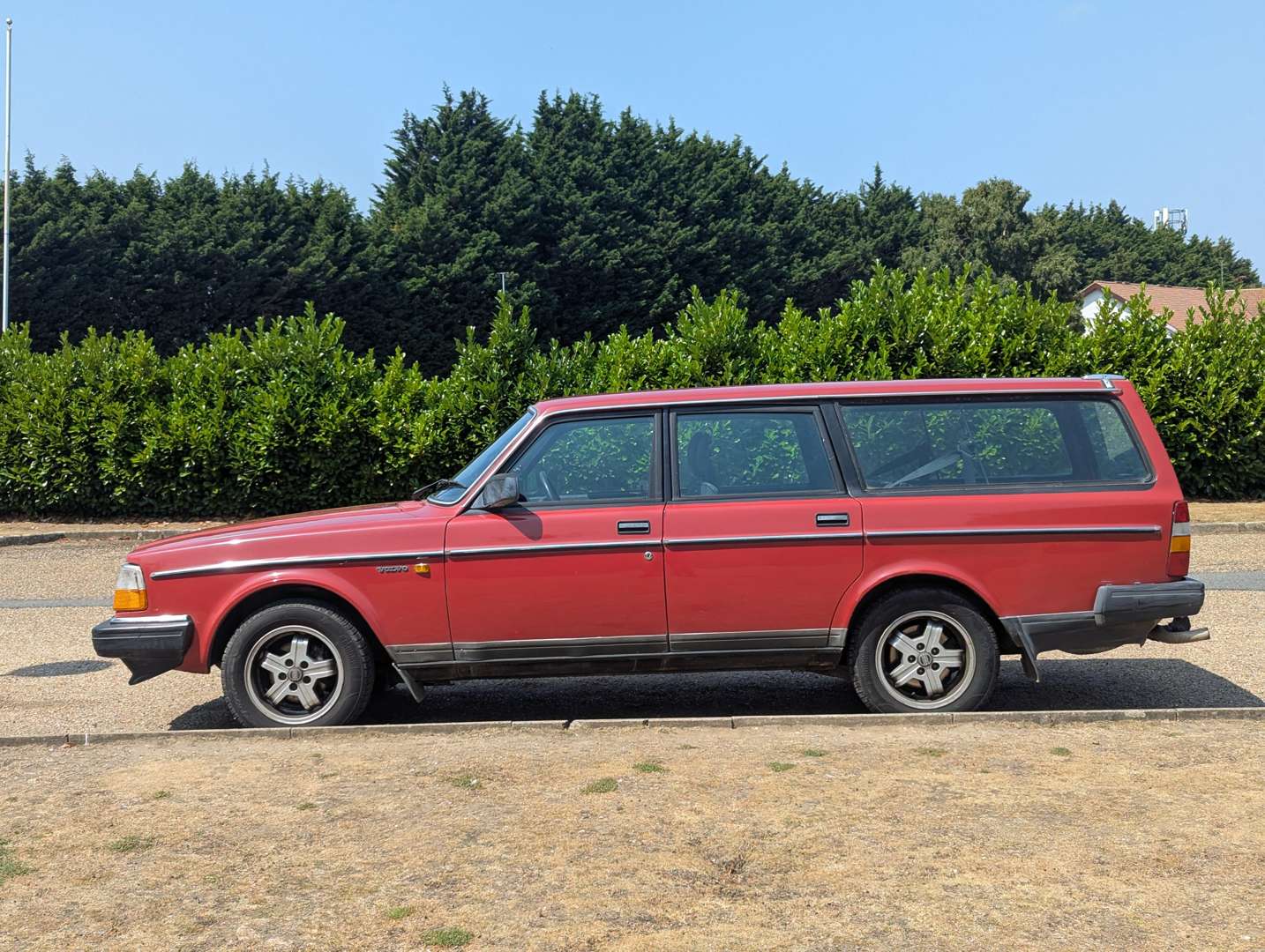 <p>1987 VOLVO 240 GL AUTO ESTATE</p>