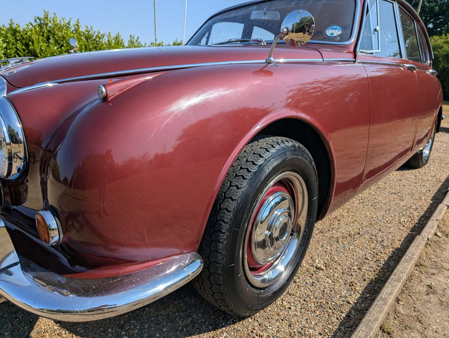 <p>1969 DAIMLER V8 250</p>