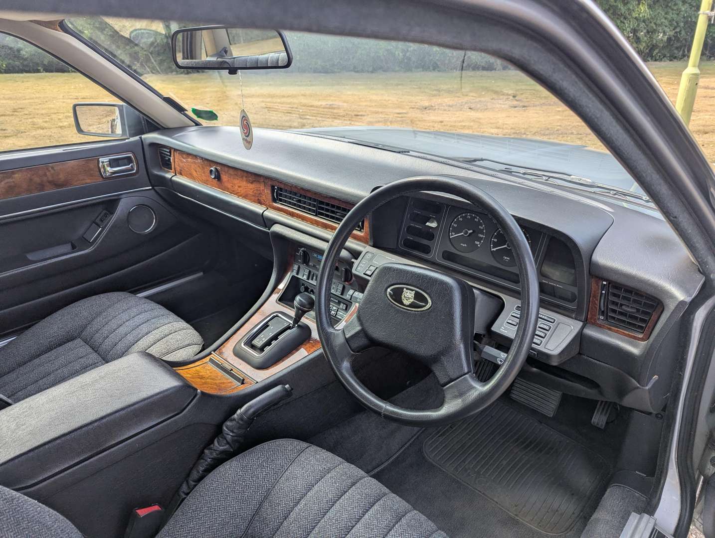 <p>1988 JAGUAR XJ6 AUTO</p>