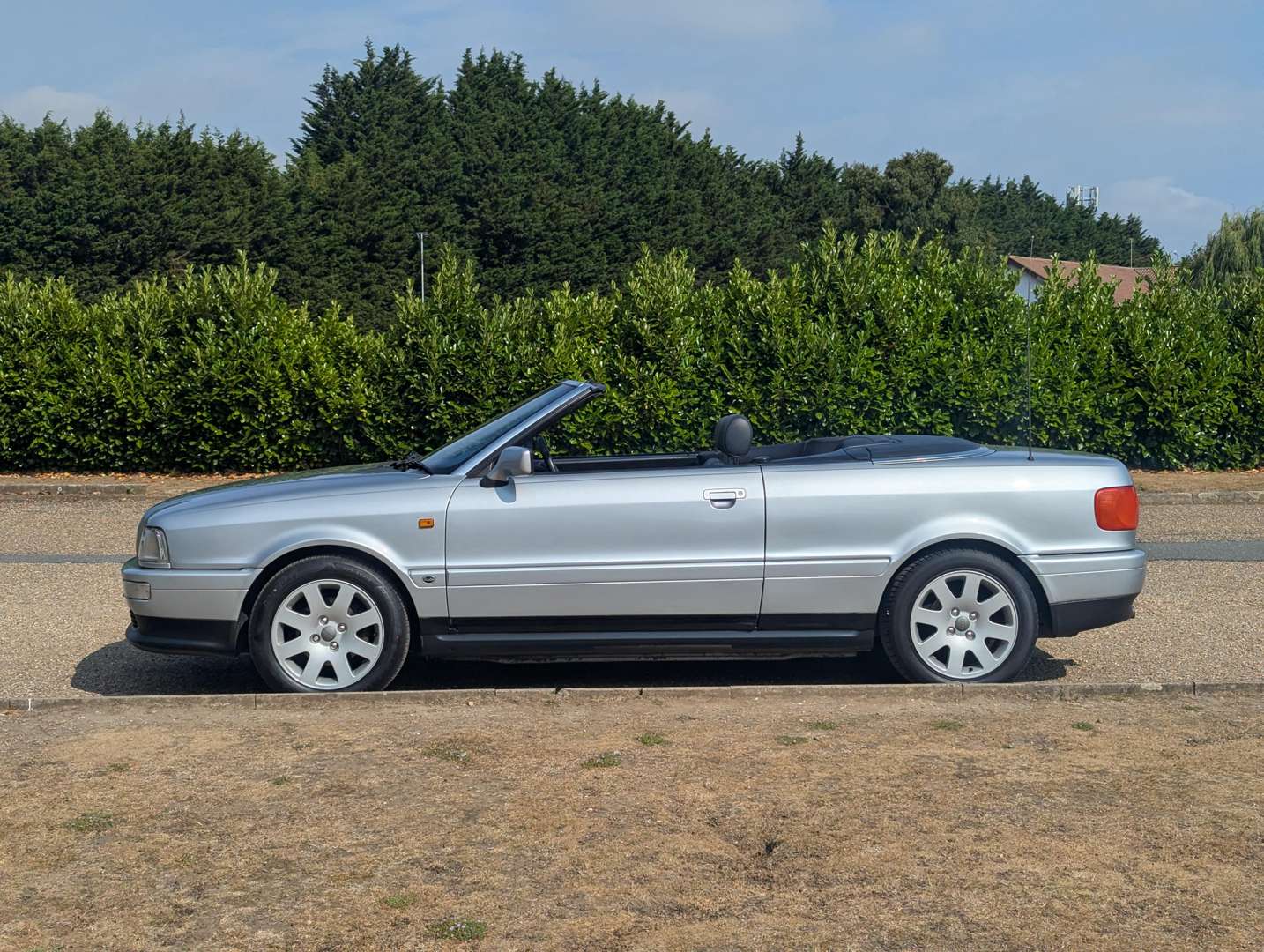 <p>1997 AUDI CABRIOLET</p>
