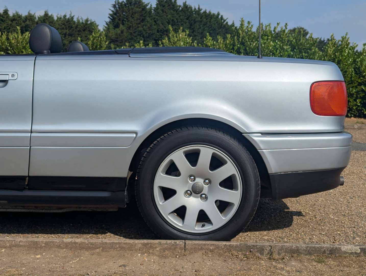 <p>1997 AUDI CABRIOLET</p>