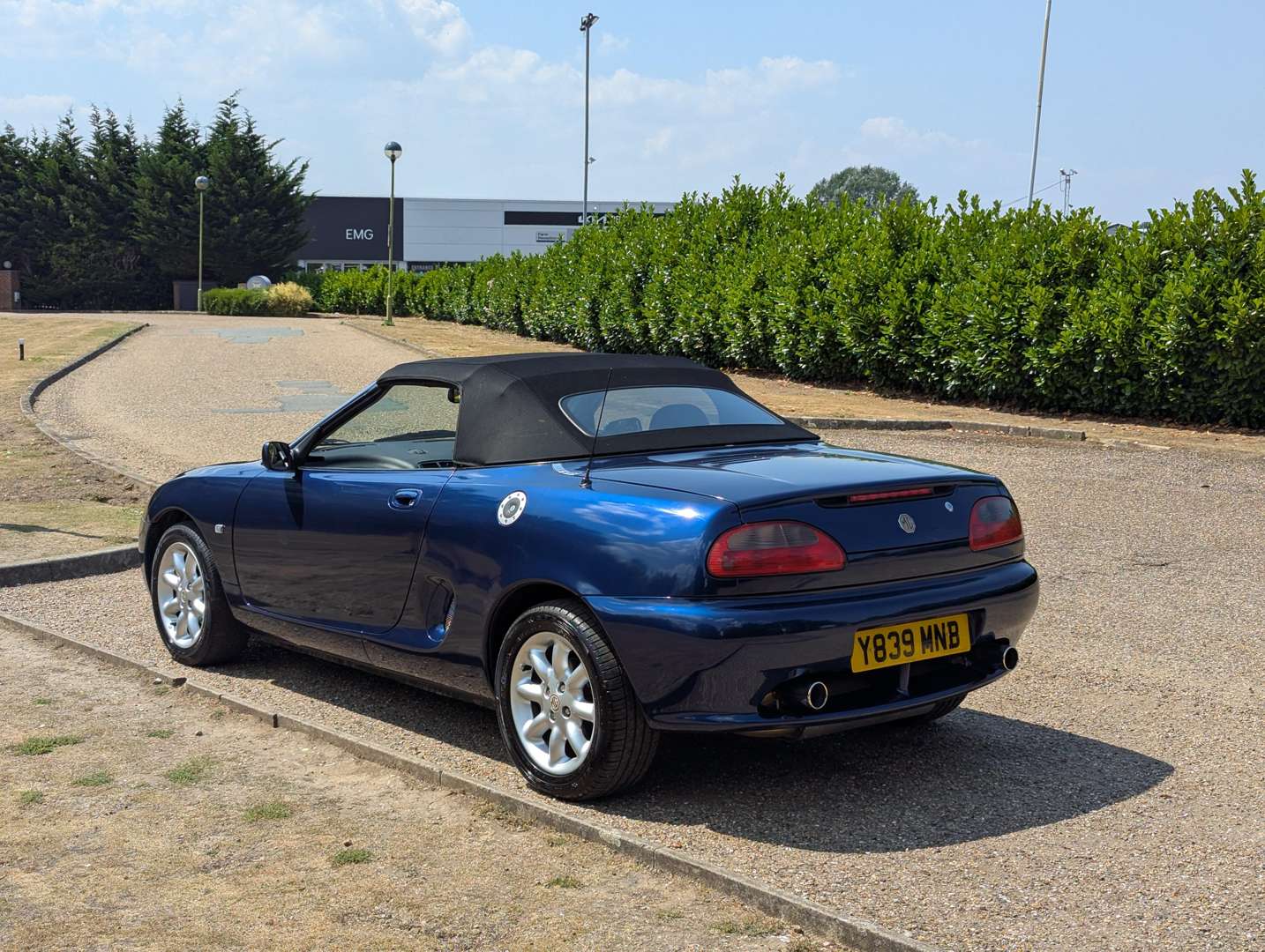 <p>2001 MG F</p>