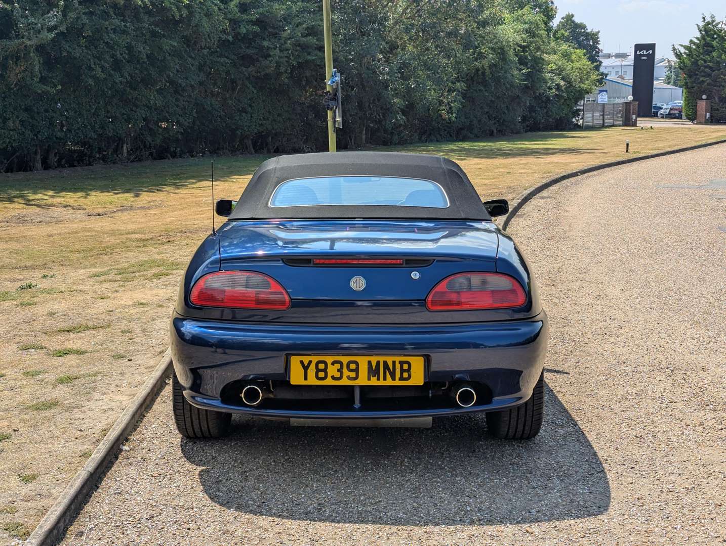 <p>2001 MG F</p>