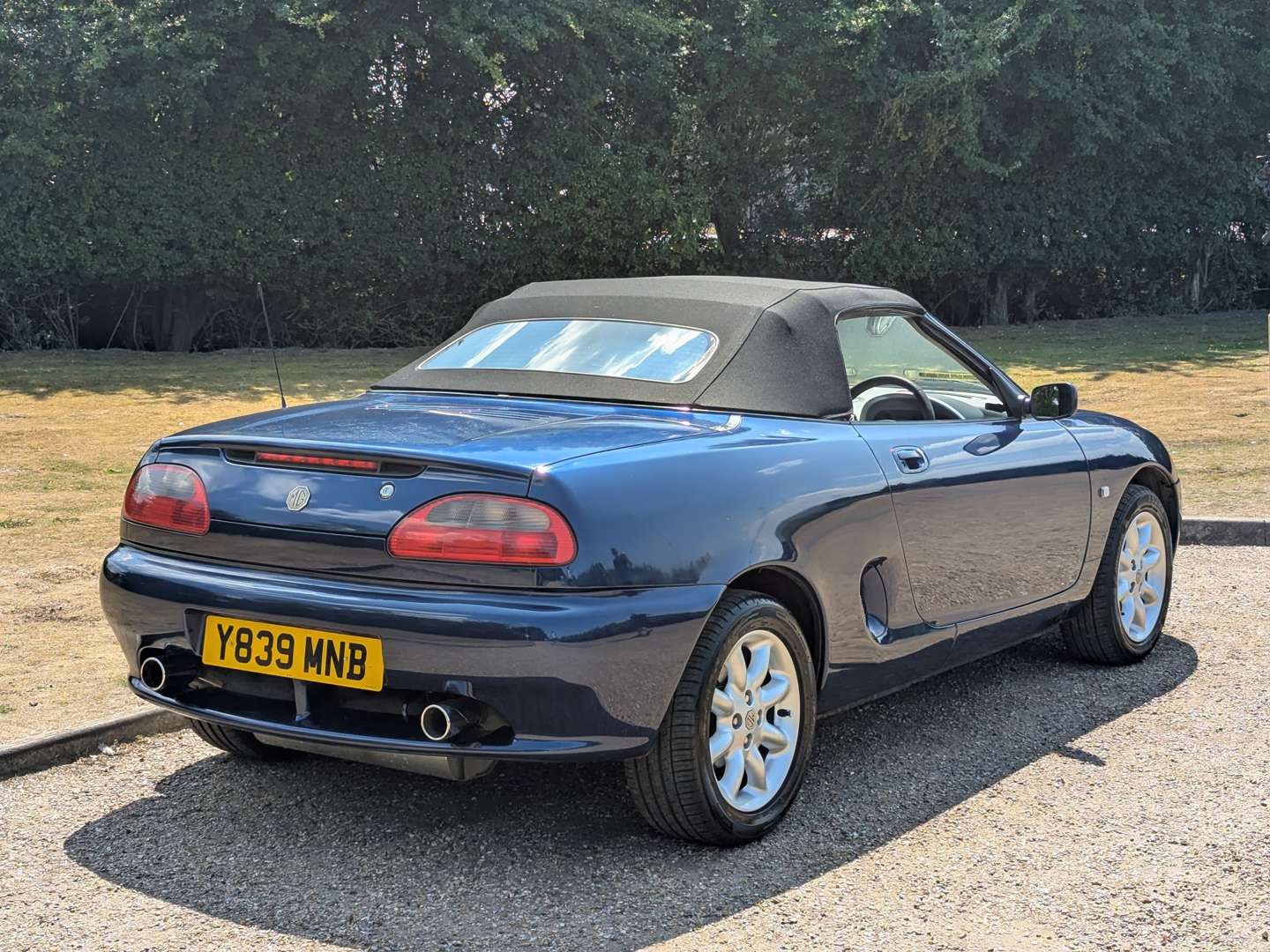 <p>2001 MG F</p>