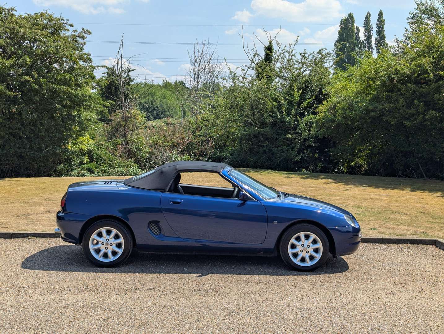 <p>2001 MG F</p>