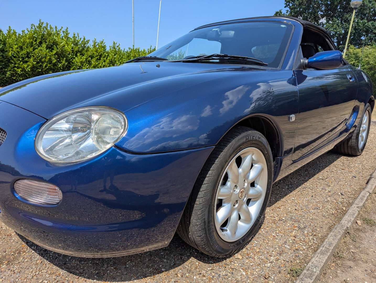 <p>2001 MG F</p>