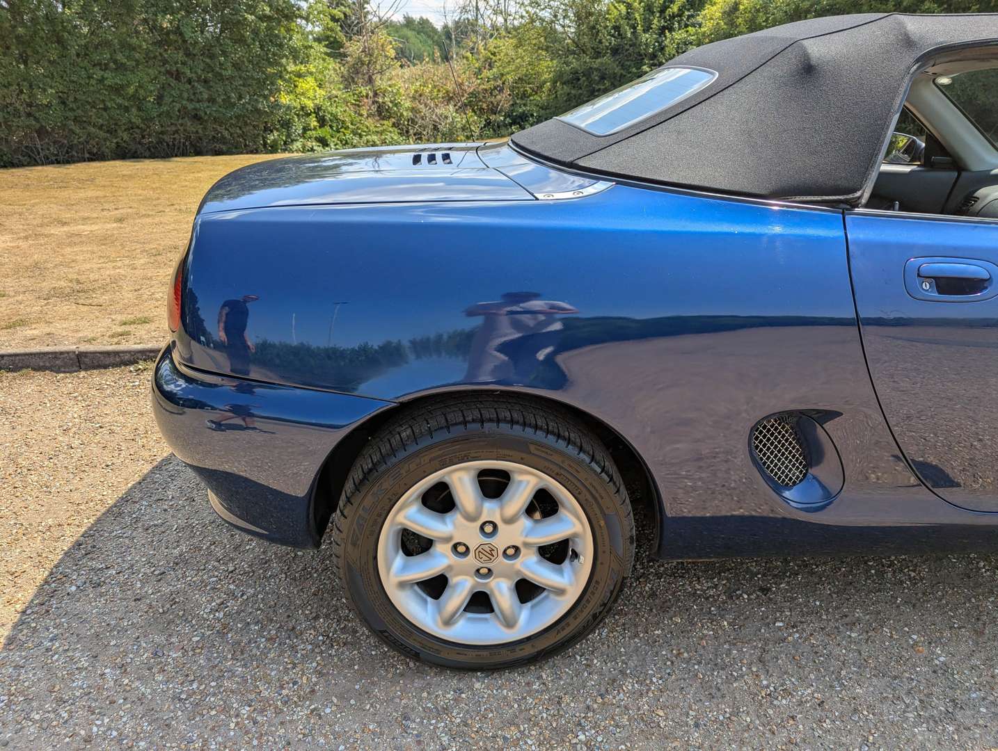 <p>2001 MG F</p>