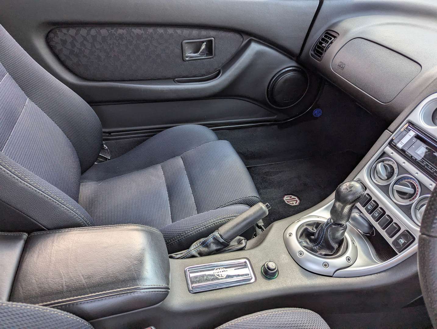 <p>2001 MG F</p>