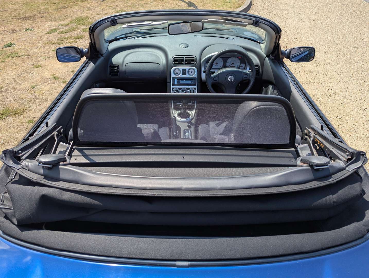 <p>2001 MG F</p>
