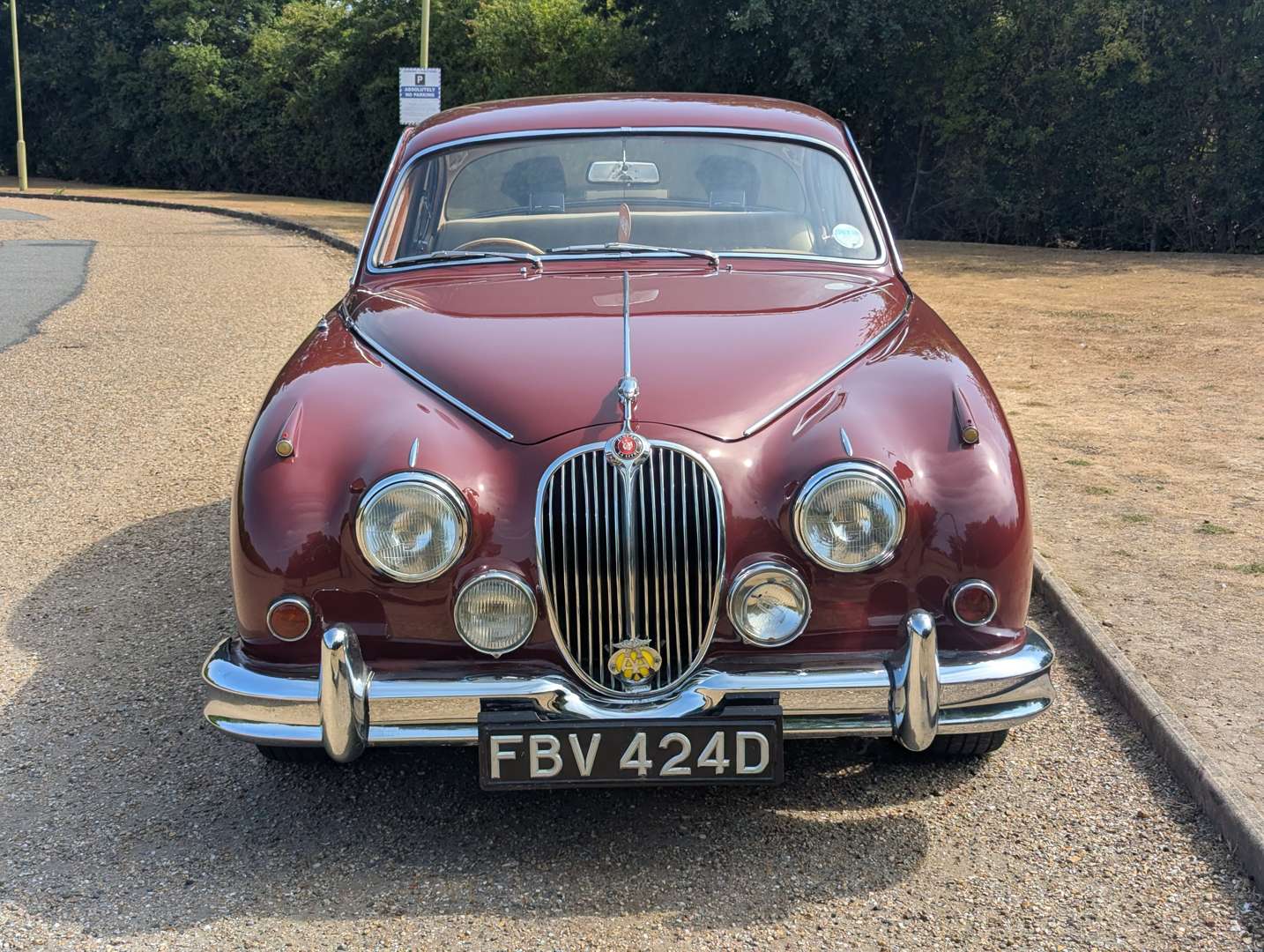 <p>1966 JAGUAR MKII</p>