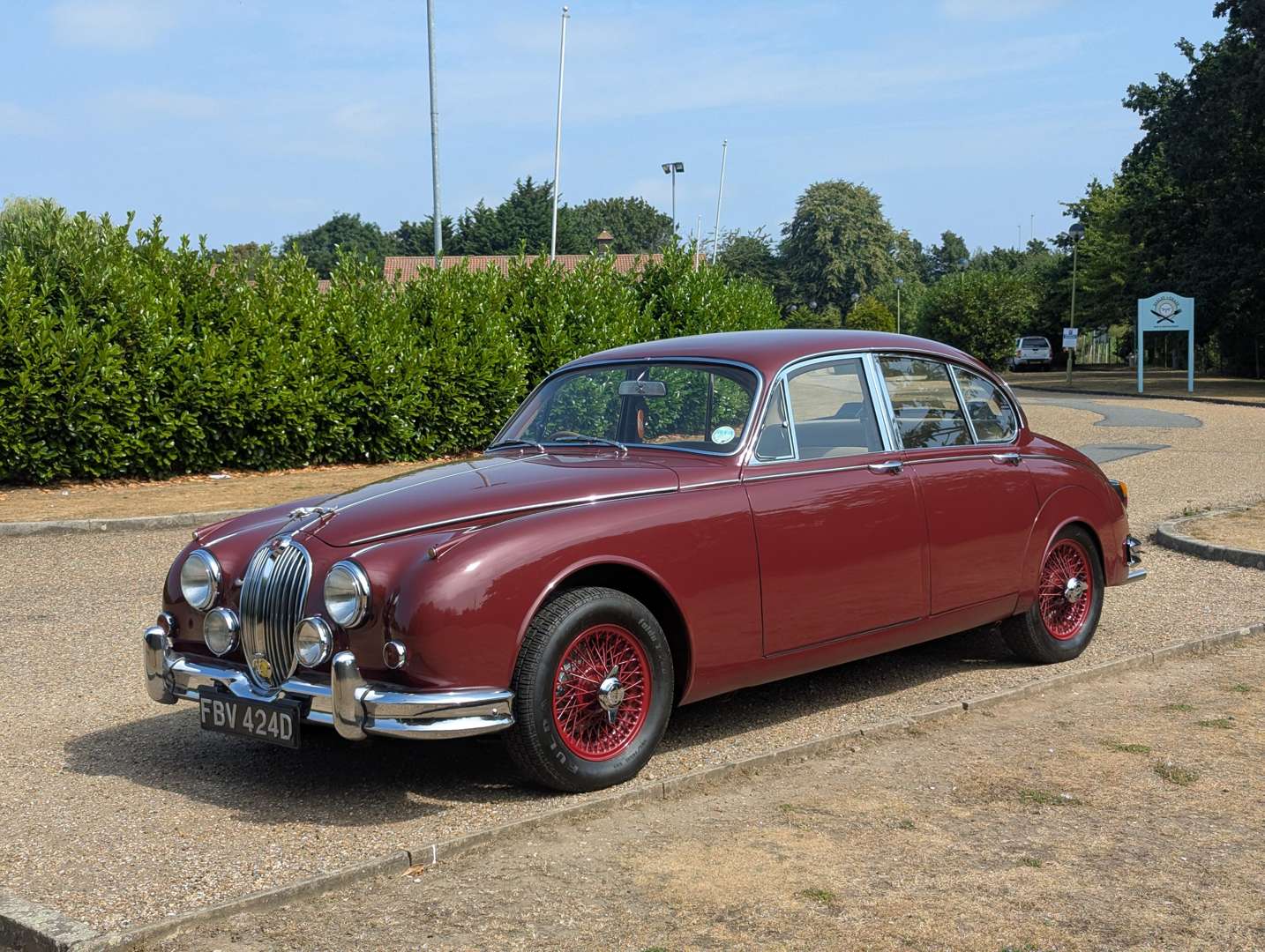 <p>1966 JAGUAR MKII</p>