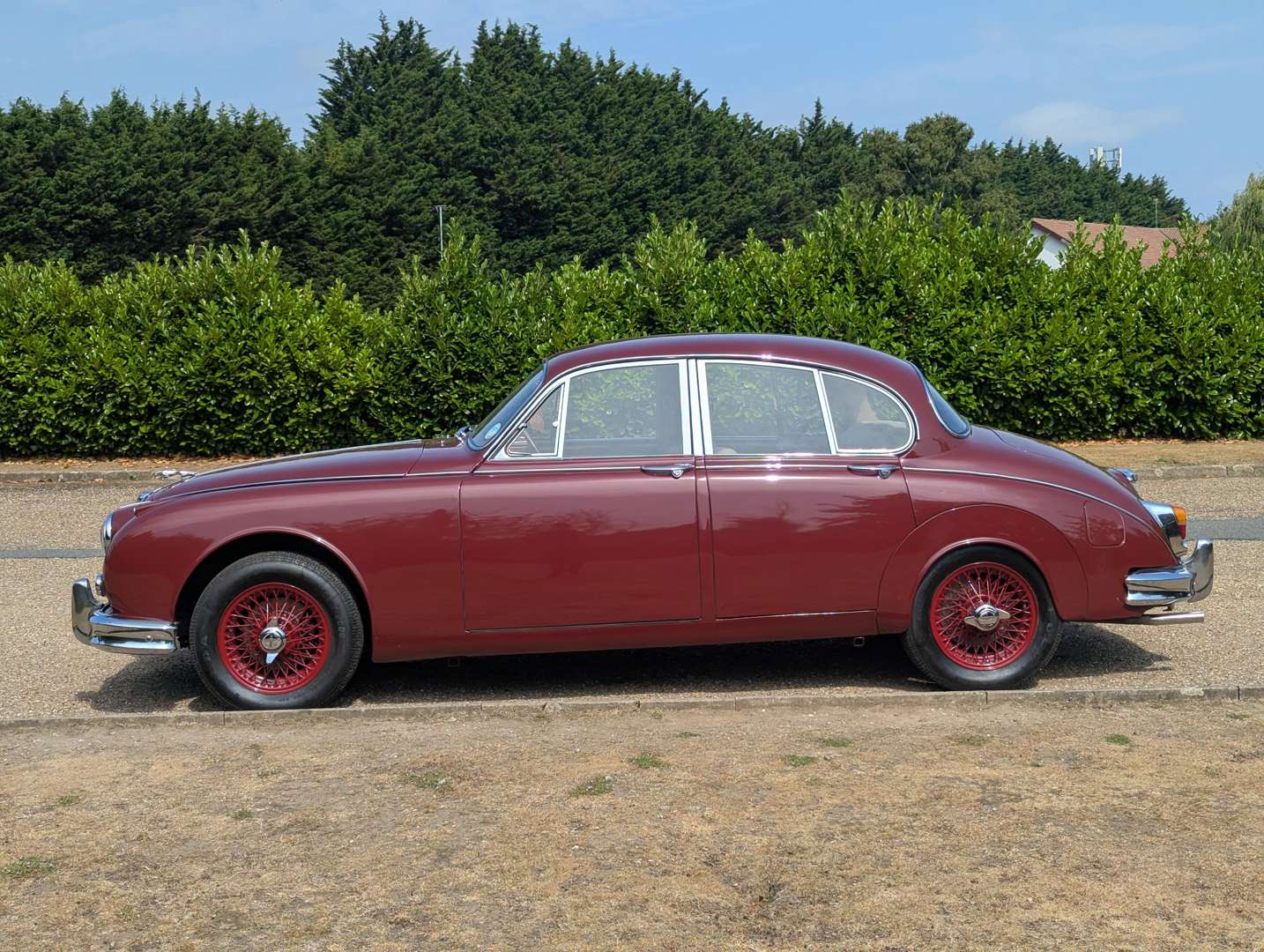 <p>1966 JAGUAR MKII</p>