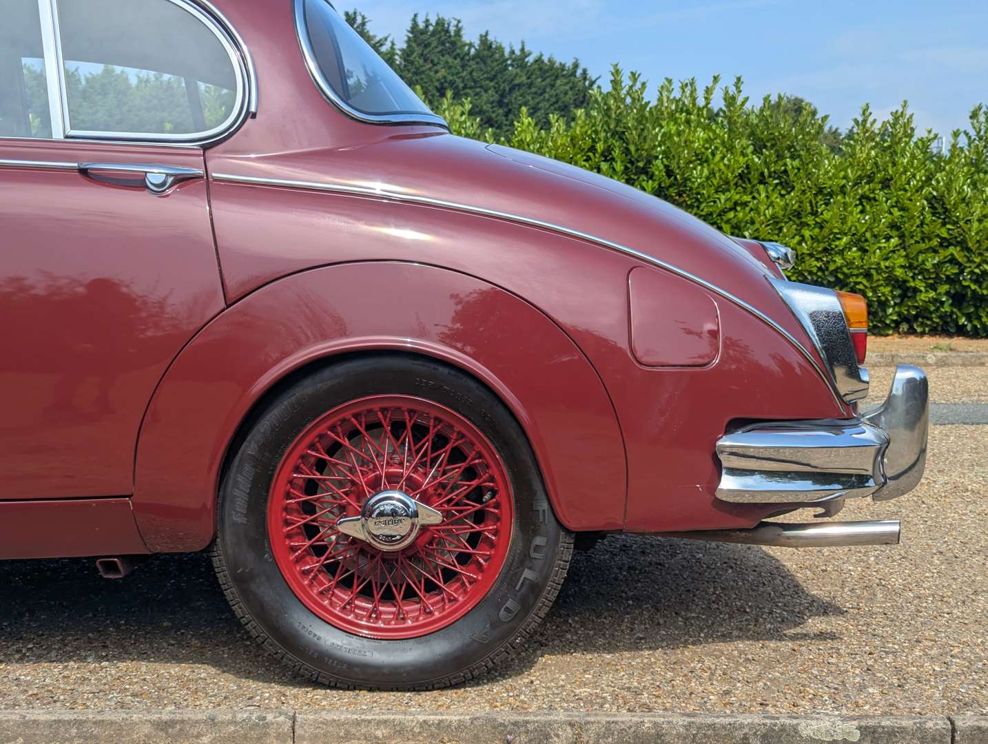 <p>1966 JAGUAR MKII</p>
