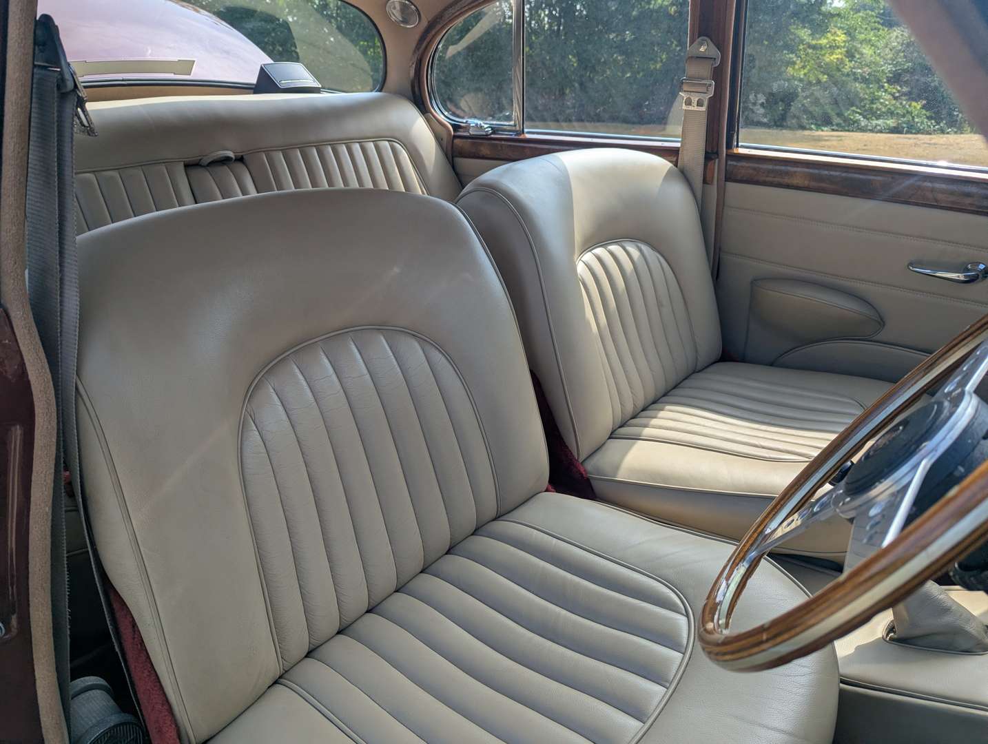 <p>1966 JAGUAR MKII</p>