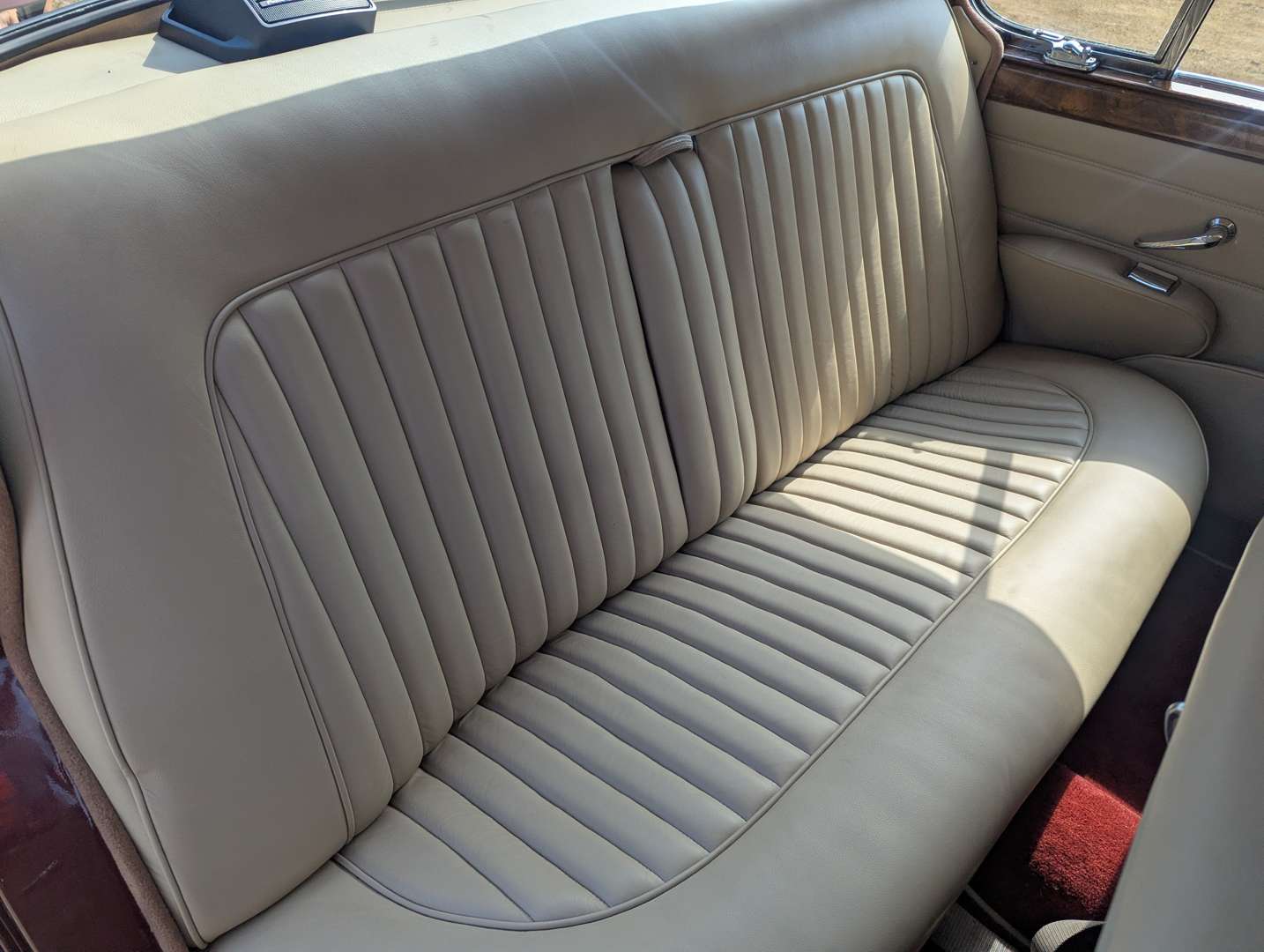 <p>1966 JAGUAR MKII</p>