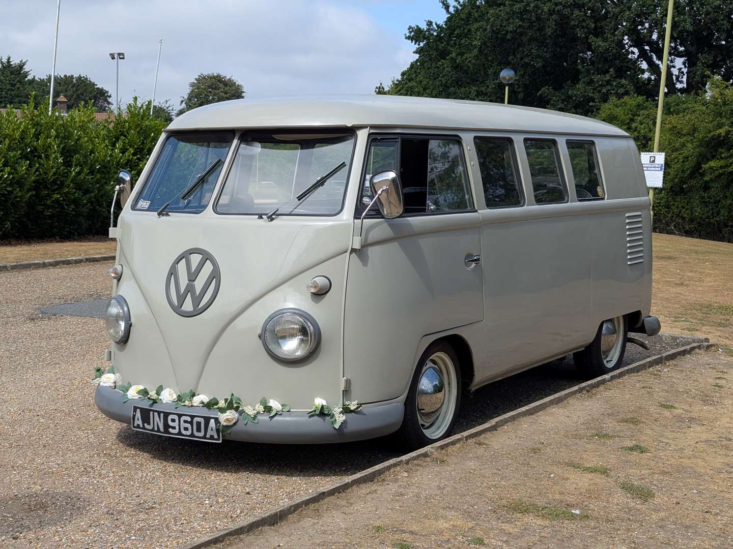 <p>1963 VW T2 SPLIT SCREEN CAMPER LHD</p>