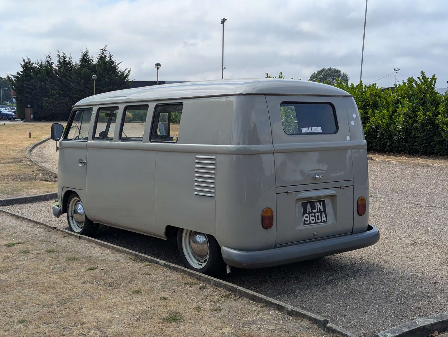 <p>1963 VW T2 SPLIT SCREEN CAMPER LHD</p>