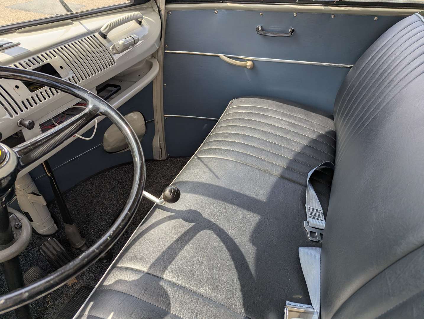 <p>1963 VW T2 SPLIT SCREEN CAMPER LHD</p>