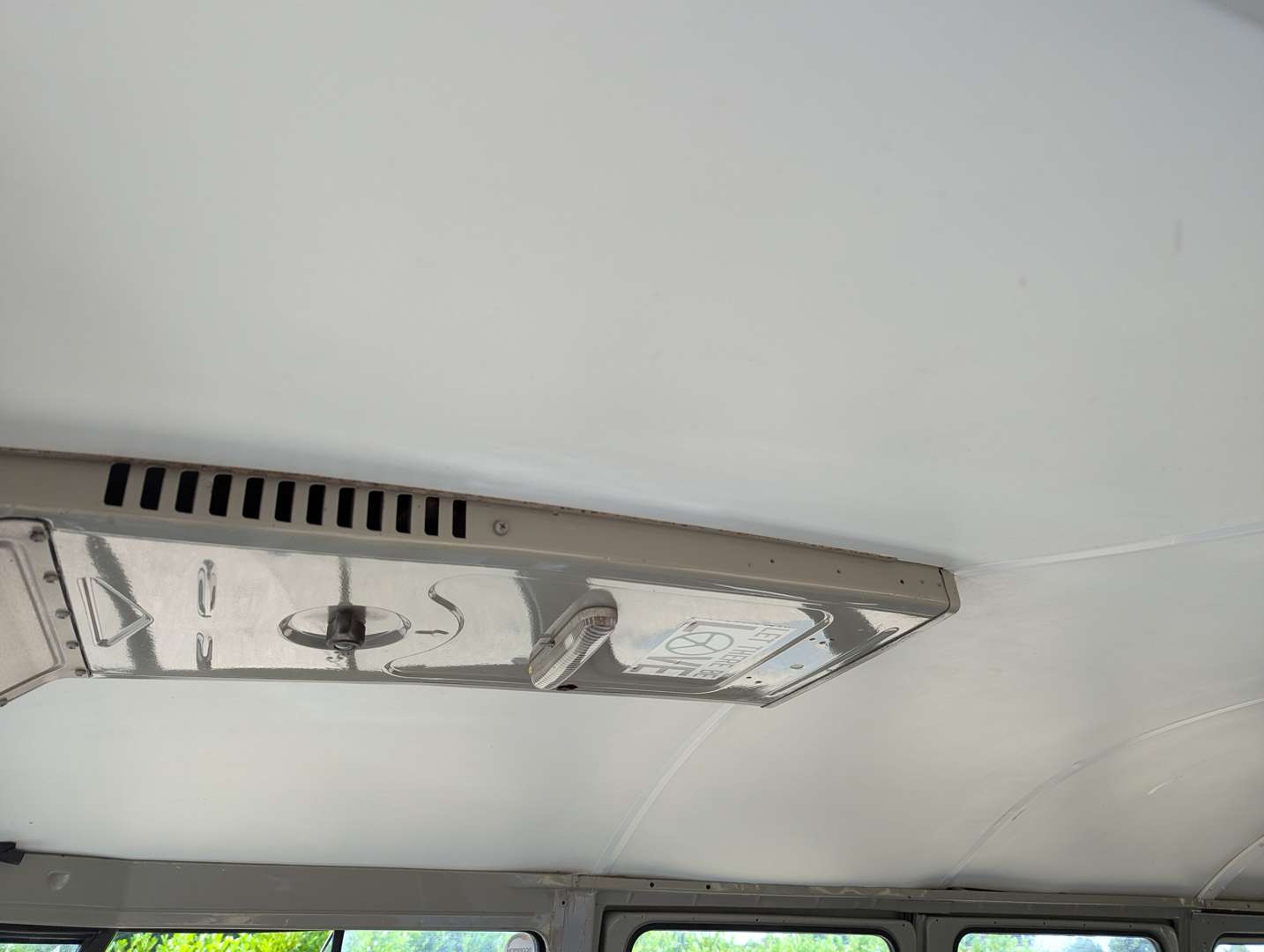 <p>1963 VW T2 SPLIT SCREEN CAMPER LHD</p>