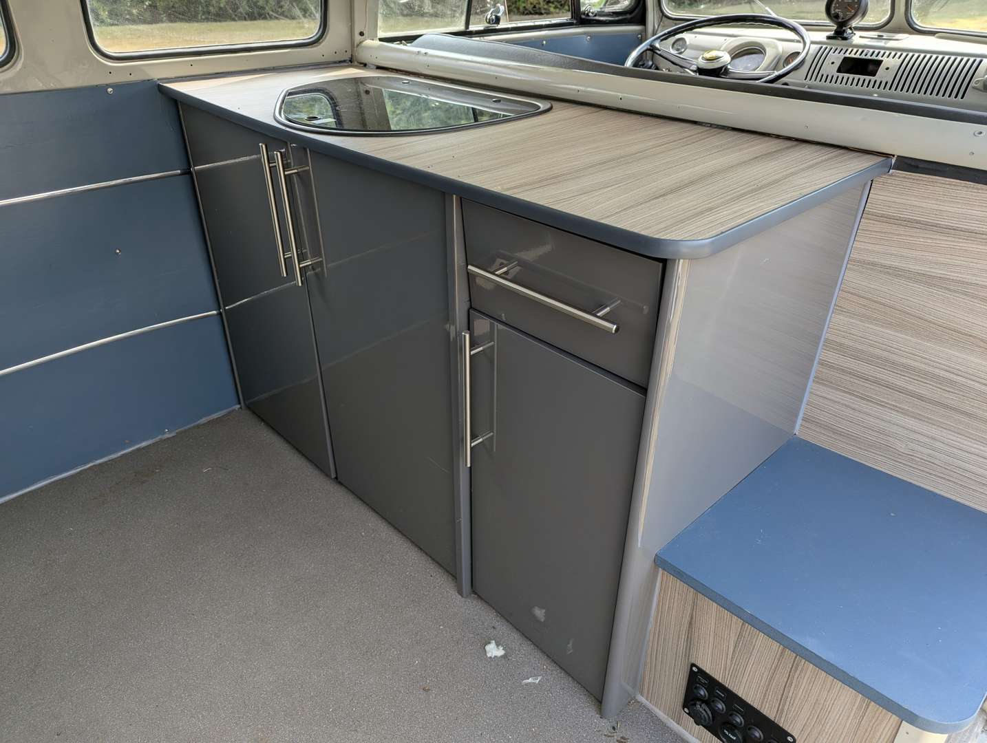 <p>1963 VW T2 SPLIT SCREEN CAMPER LHD</p>