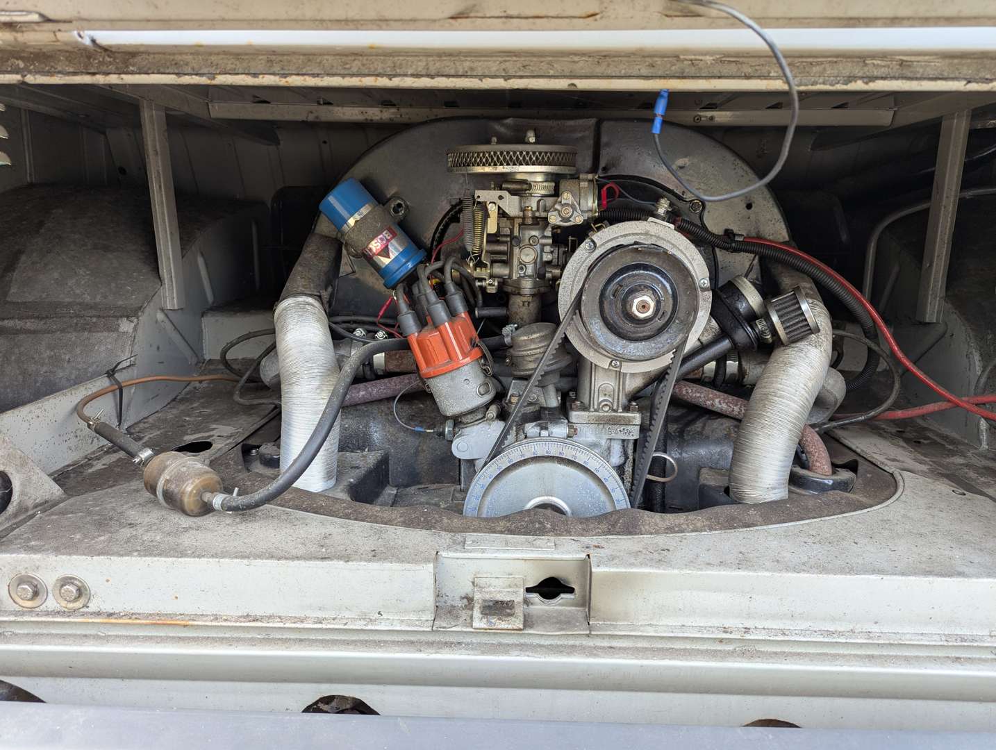 <p>1963 VW T2 SPLIT SCREEN CAMPER LHD</p>