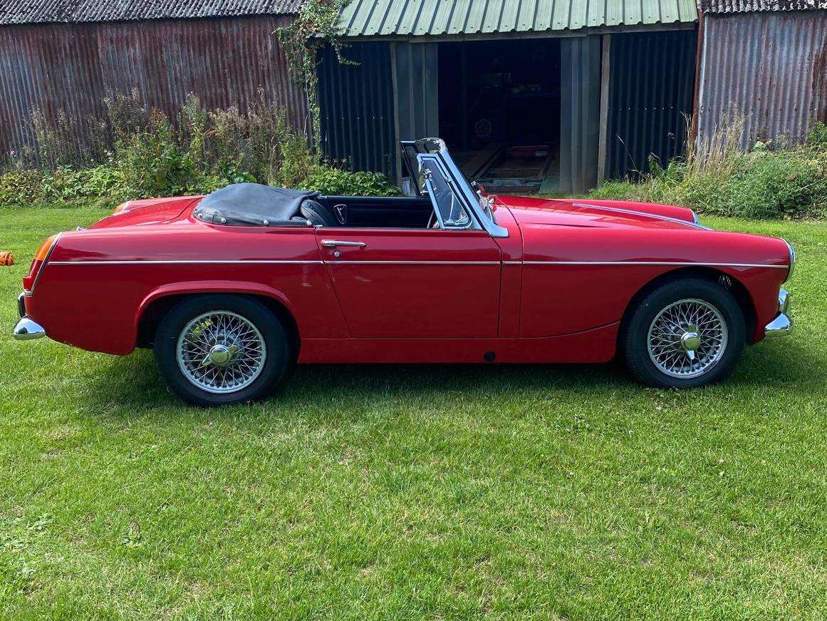 <p>1968 MG MIDGET</p>