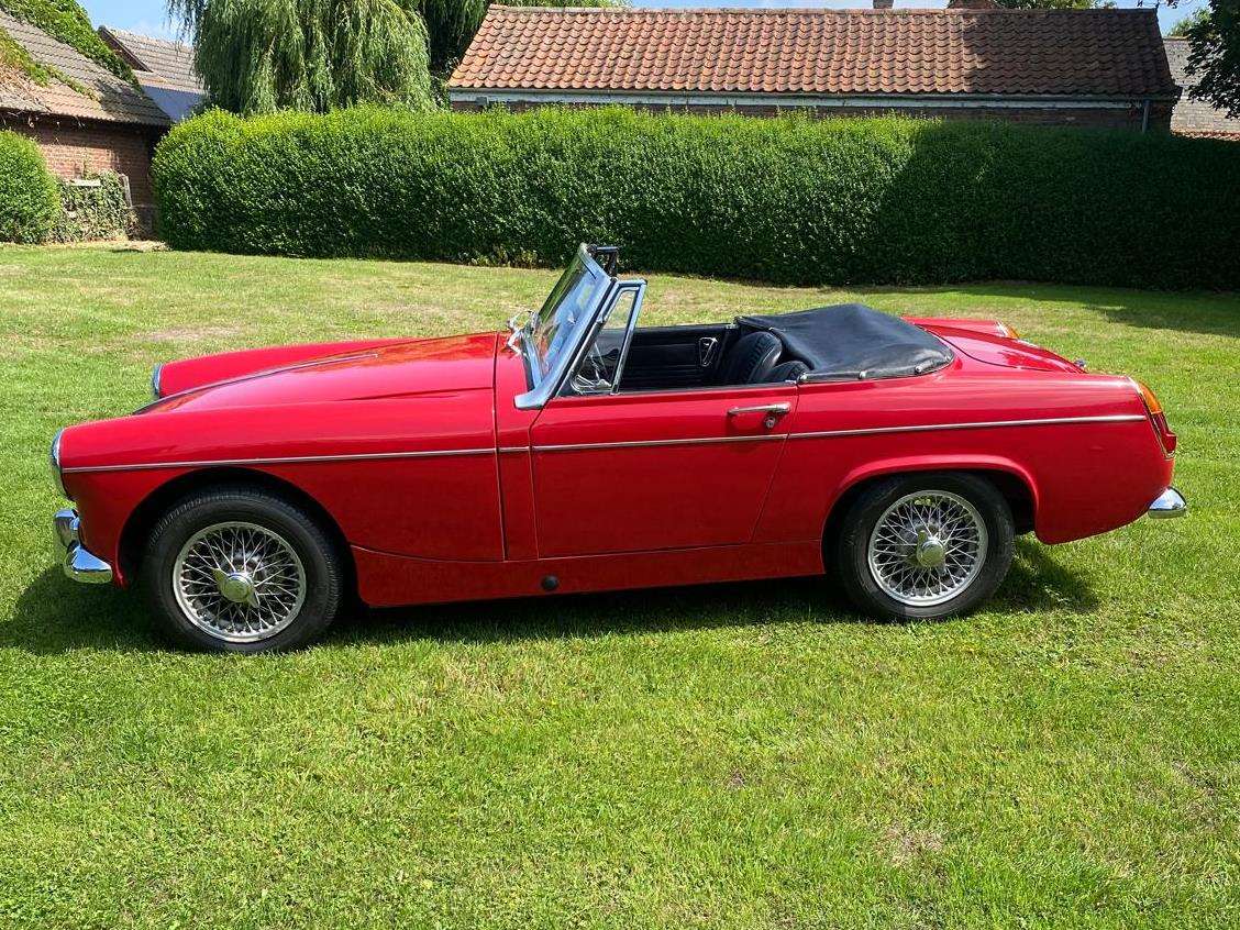 <p>1968 MG MIDGET</p>