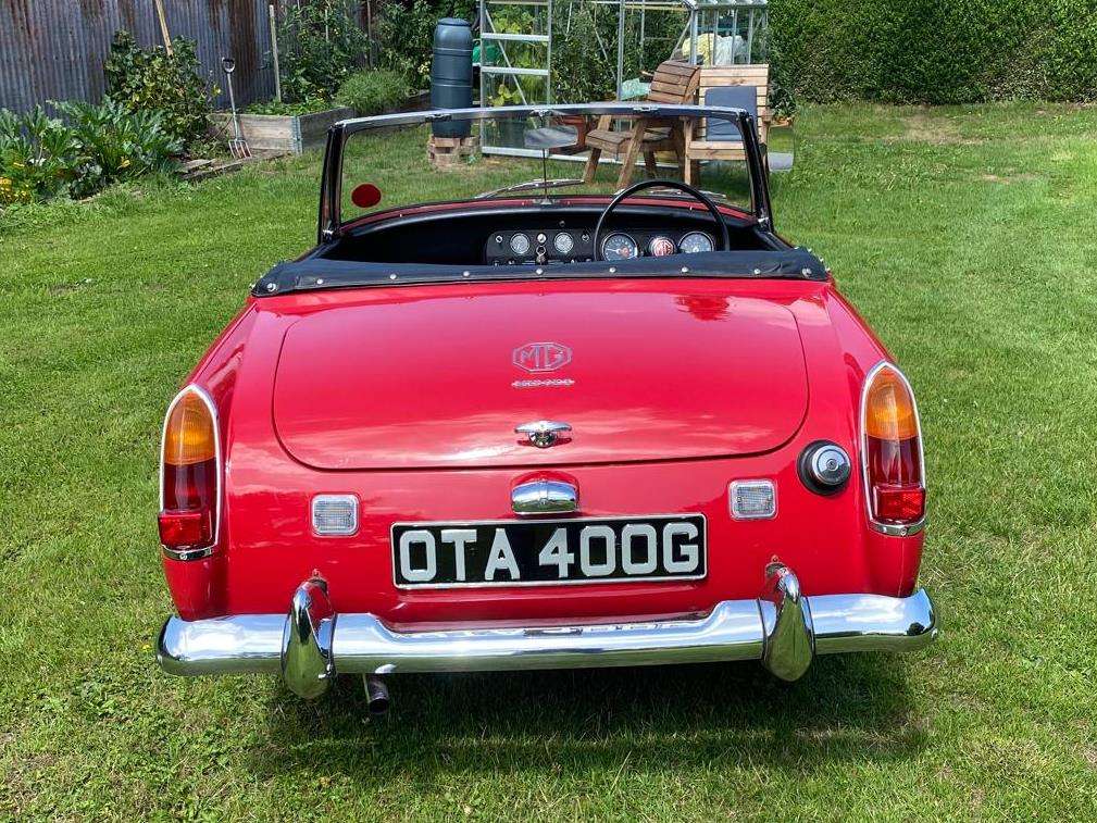 <p>1968 MG MIDGET</p>