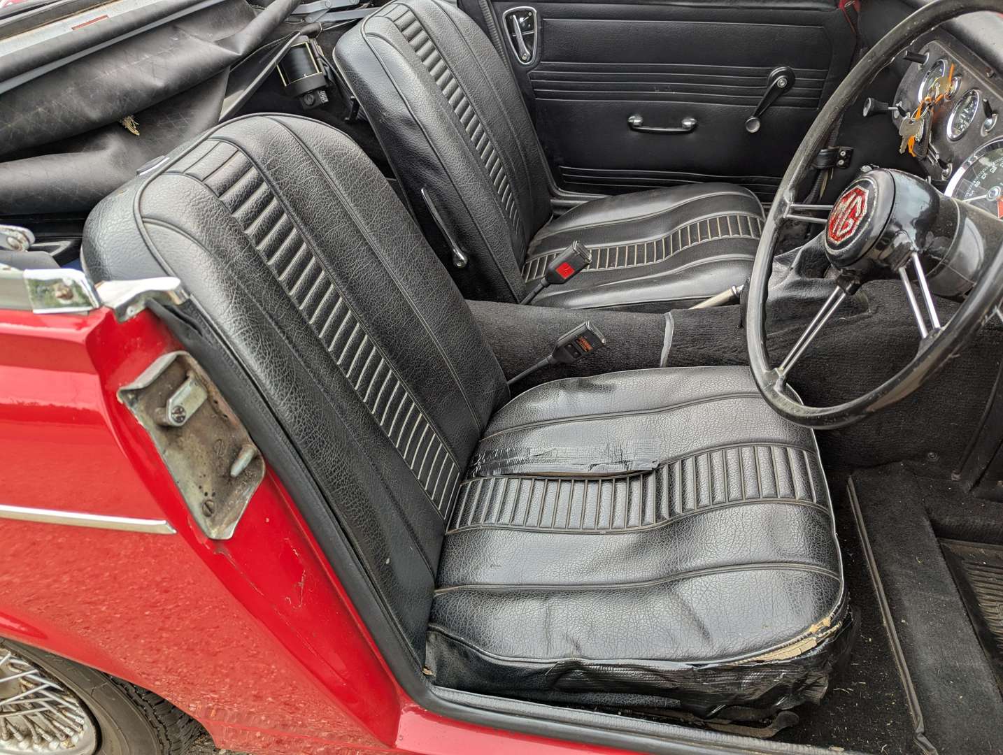 <p>1968 MG MIDGET</p>