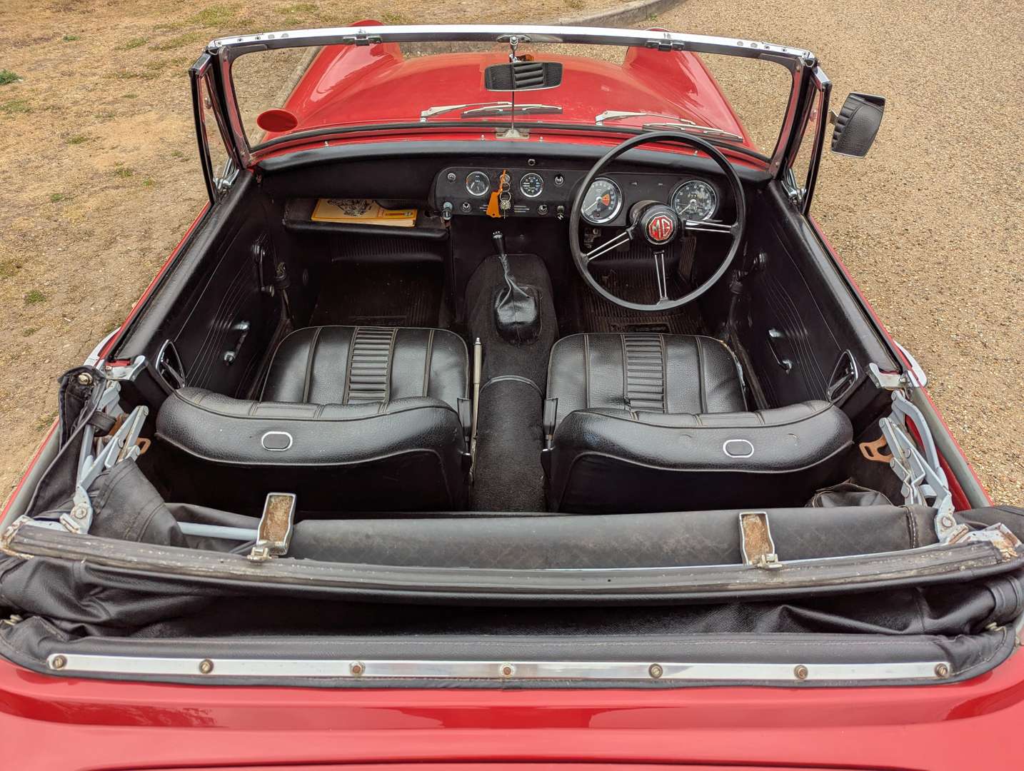 <p>1968 MG MIDGET</p>