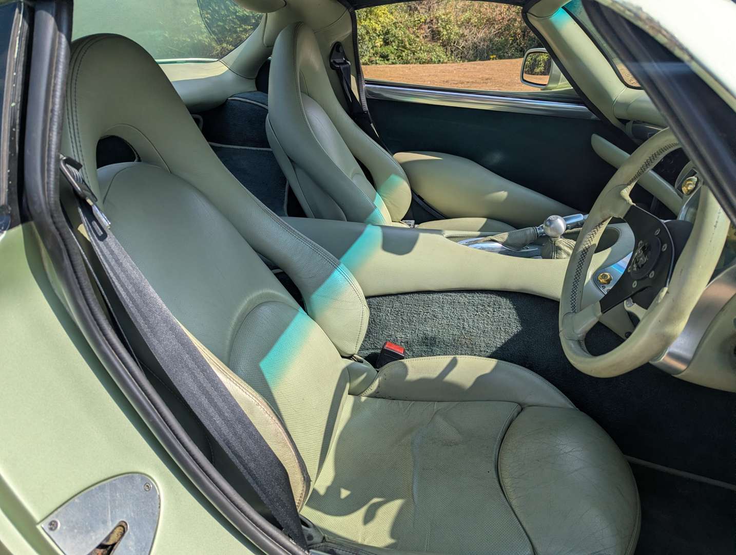 <p>2000 TVR TUSCAN</p>