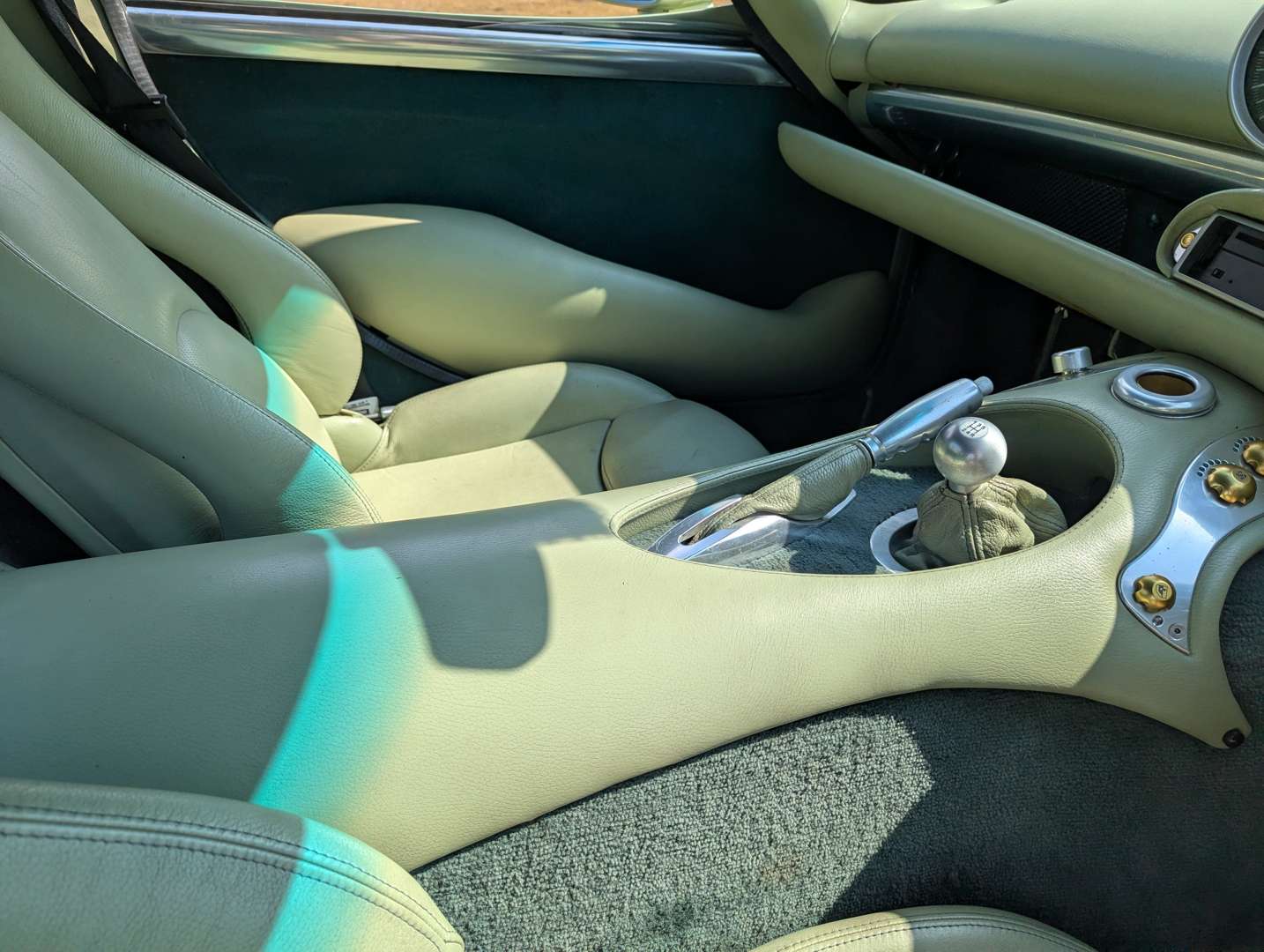 <p>2000 TVR TUSCAN</p>