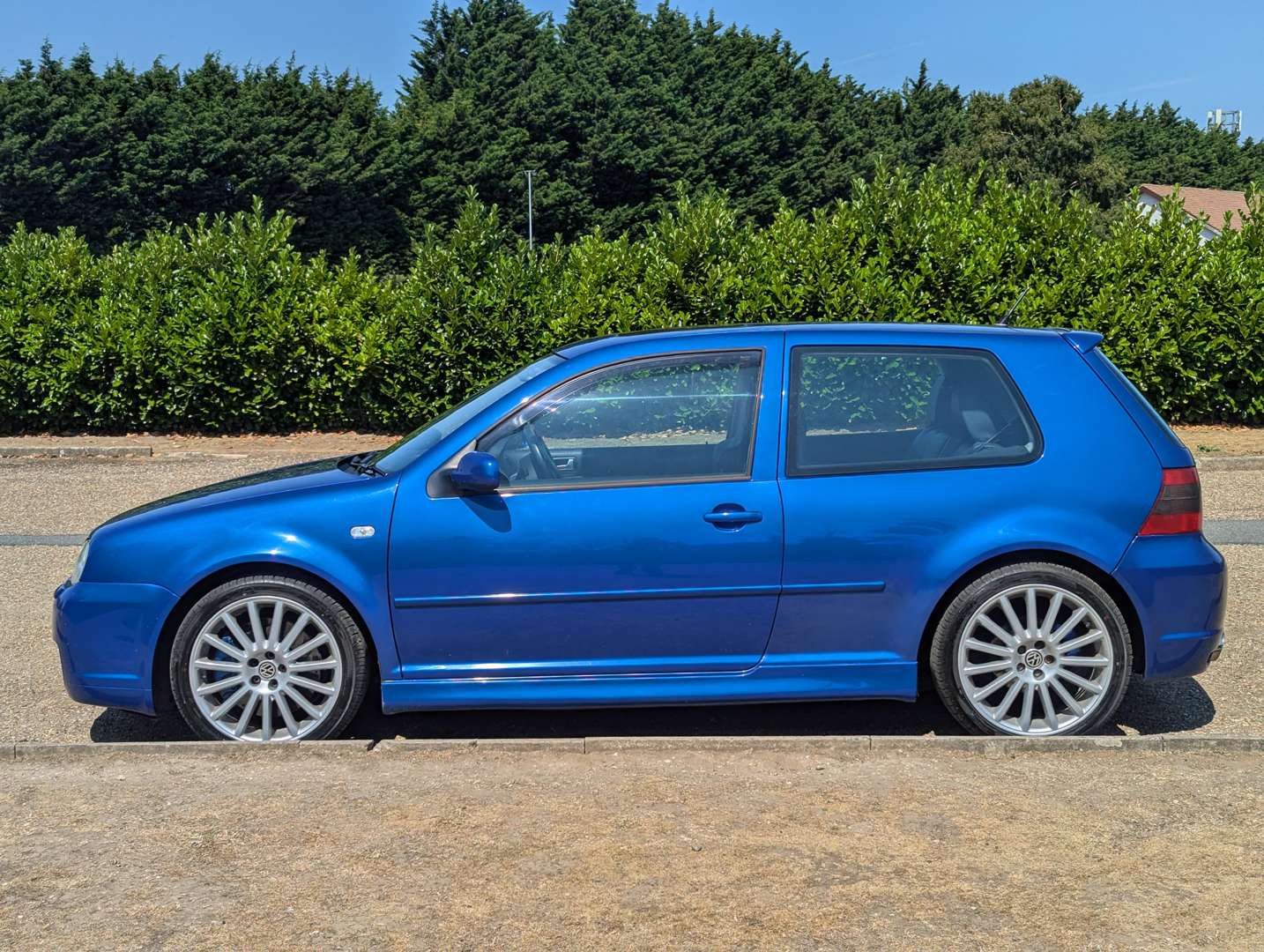 <p>2003 VW GOLF R32 MK4</p>