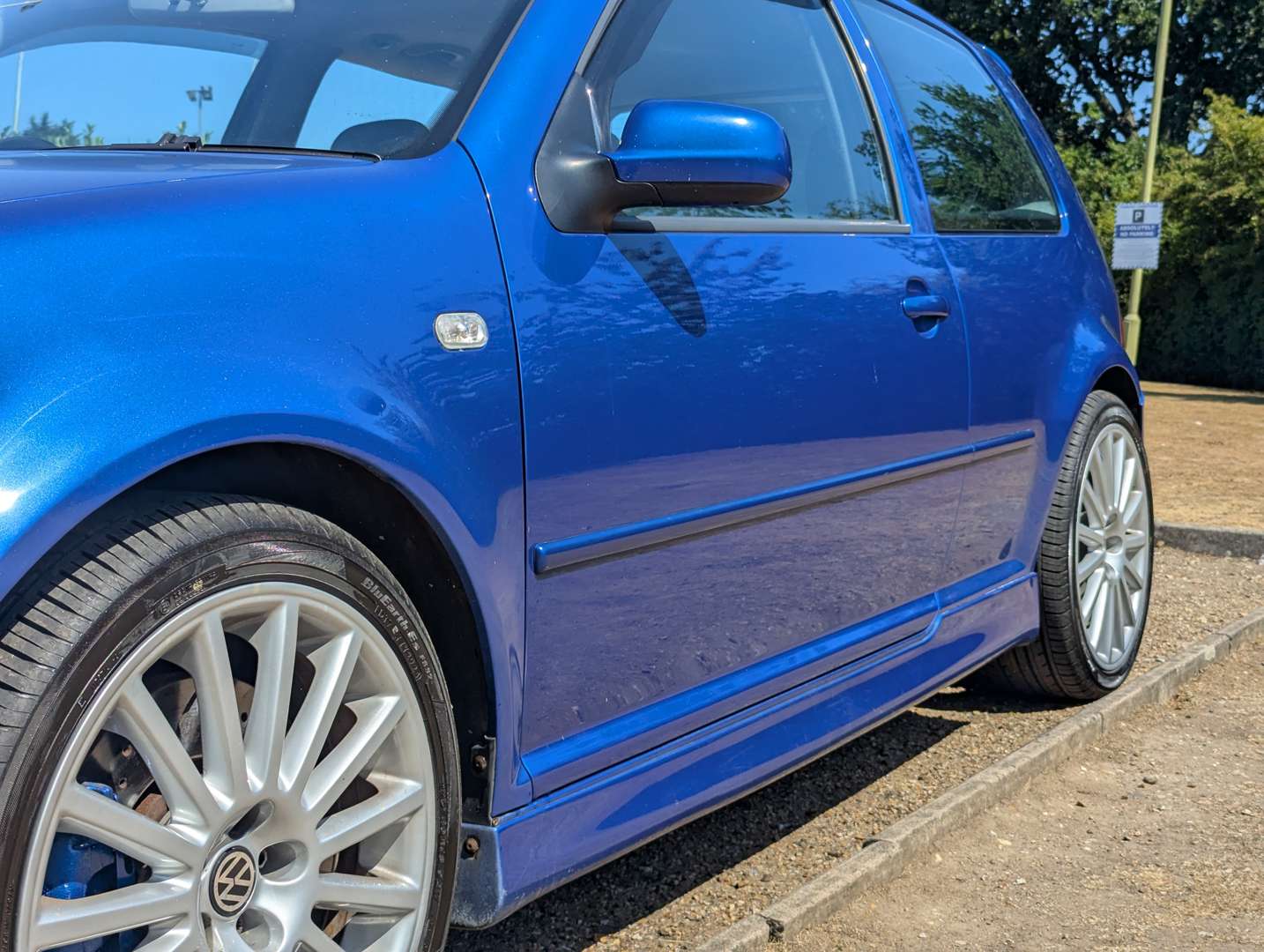 <p>2003 VW GOLF R32 MK4</p>