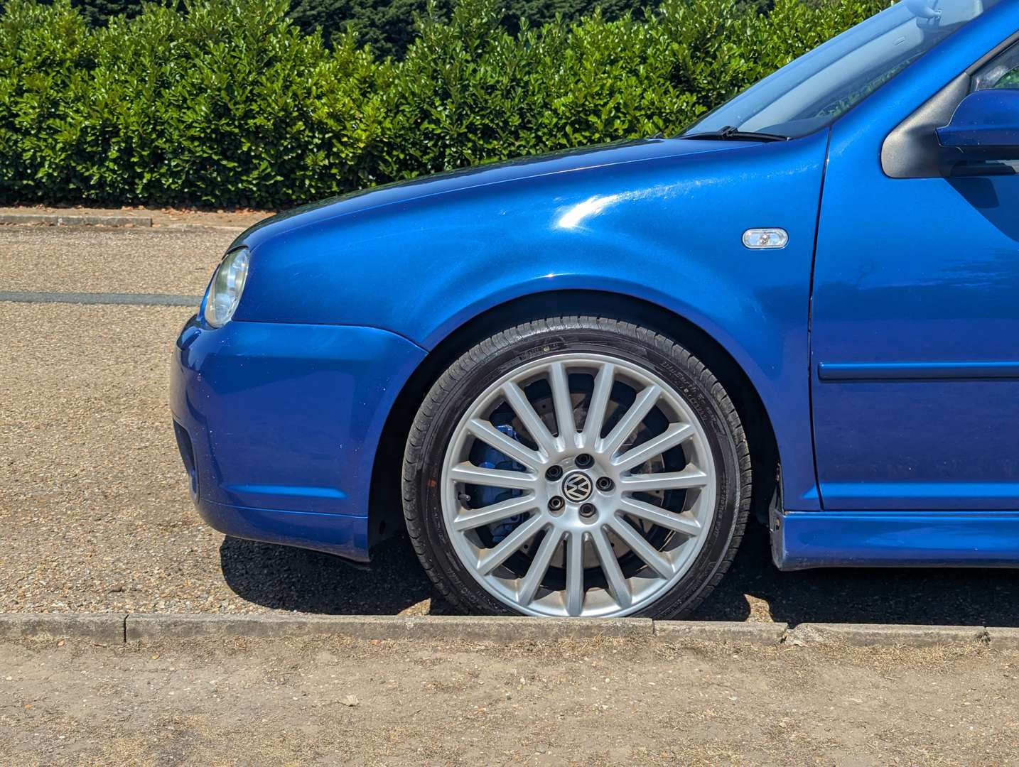 <p>2003 VW GOLF R32 MK4</p>