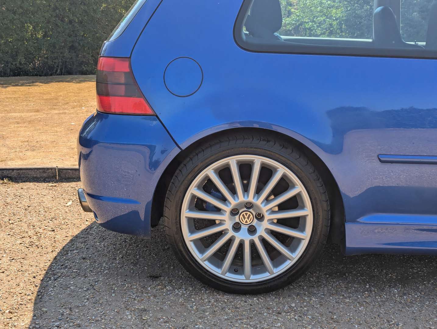 <p>2003 VW GOLF R32 MK4</p>